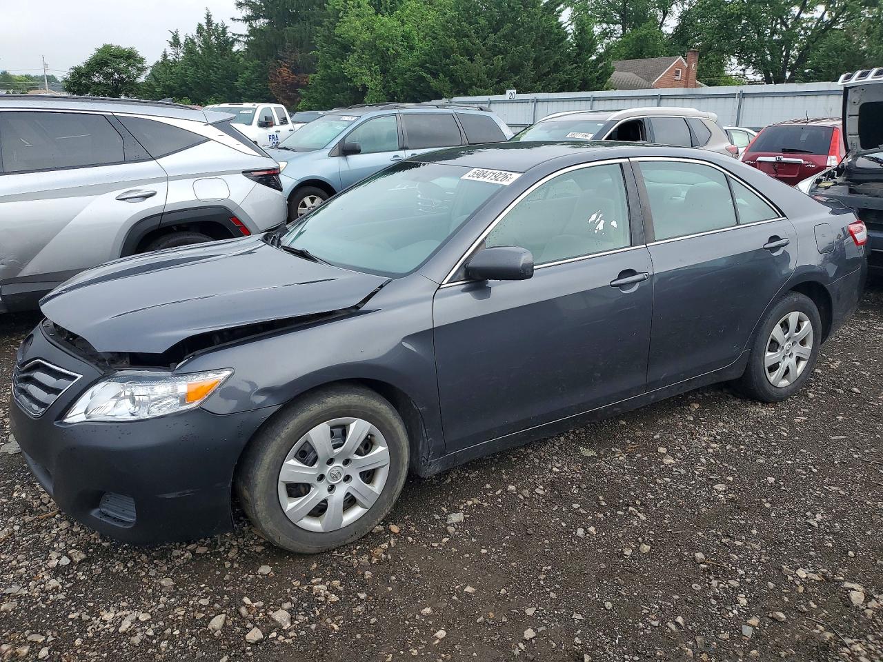 2011 Toyota Camry Le Gray vin: 4T1BF3EK8BU141280