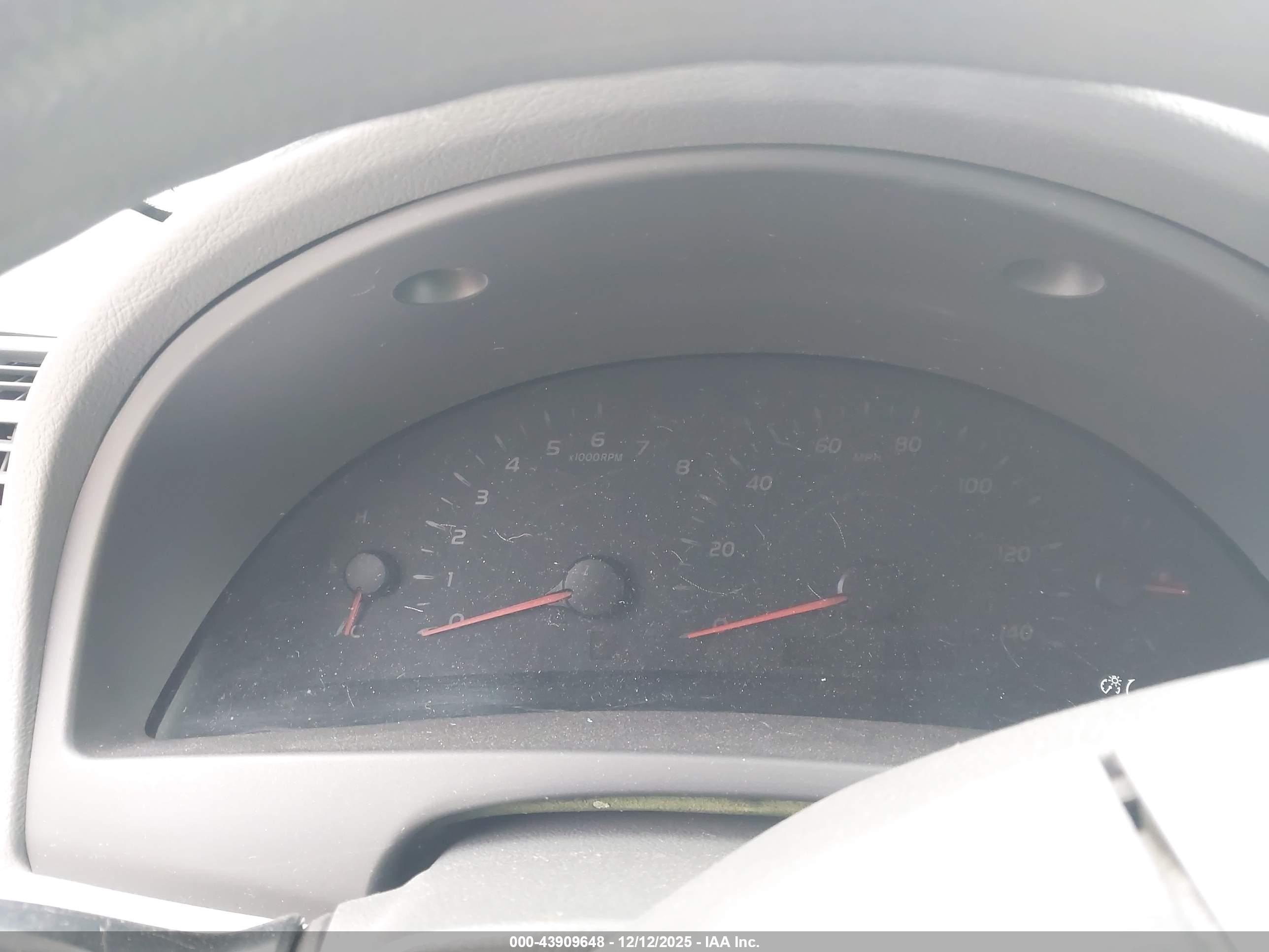 2011 Toyota Camry Le Серебряный vin: 4T1BF3EK8BU163781