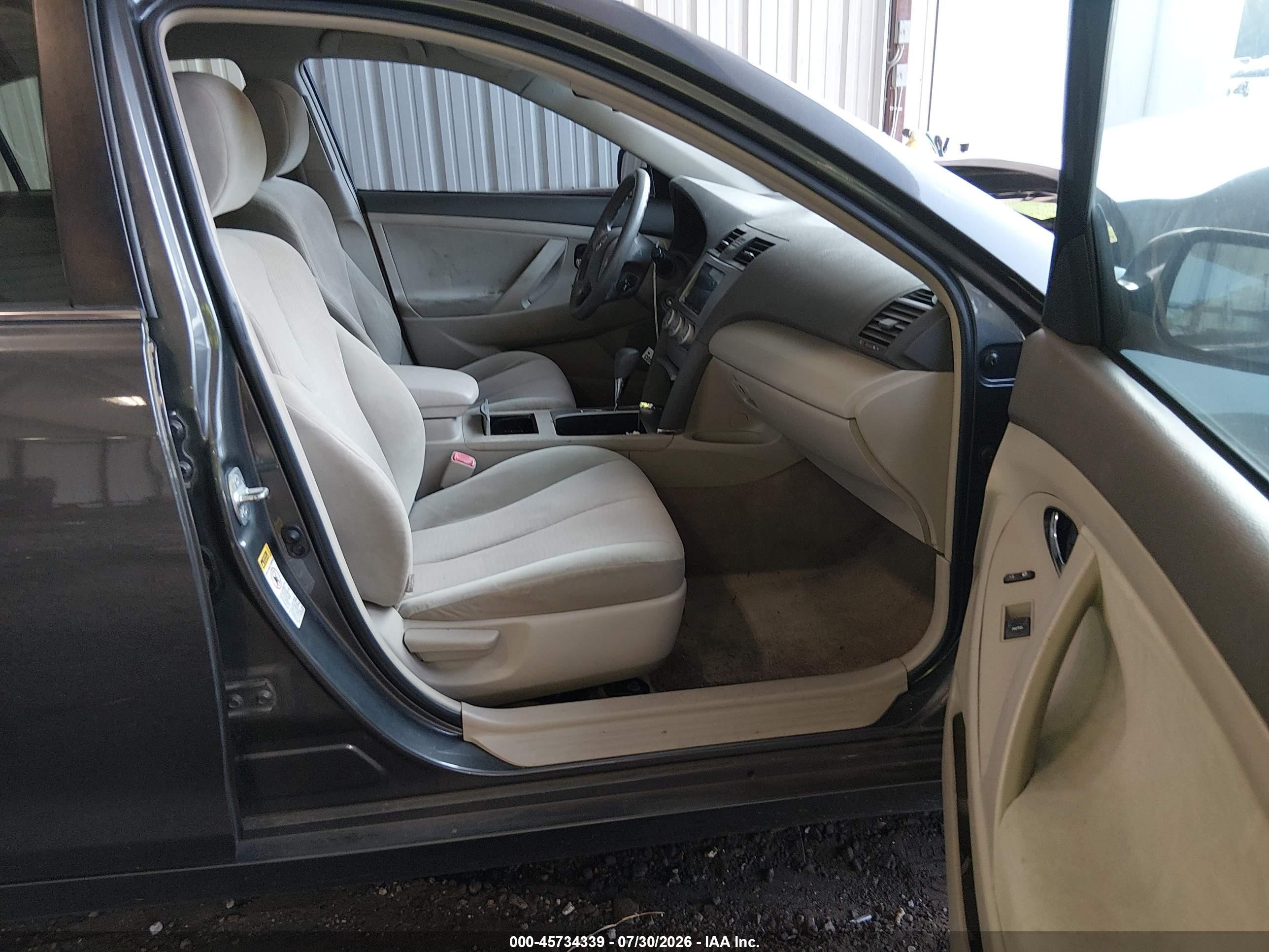 2011 Toyota Camry Le Серый vin: 4T1BF3EK8BU172206