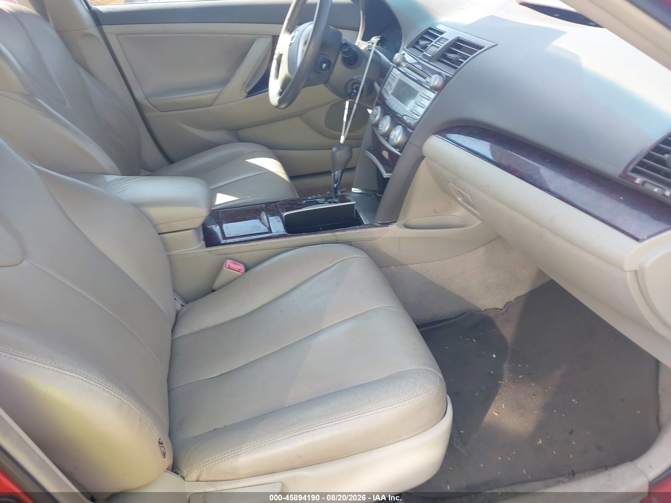 2011 Toyota Camry Le Red vin: 4T1BF3EK8BU180788