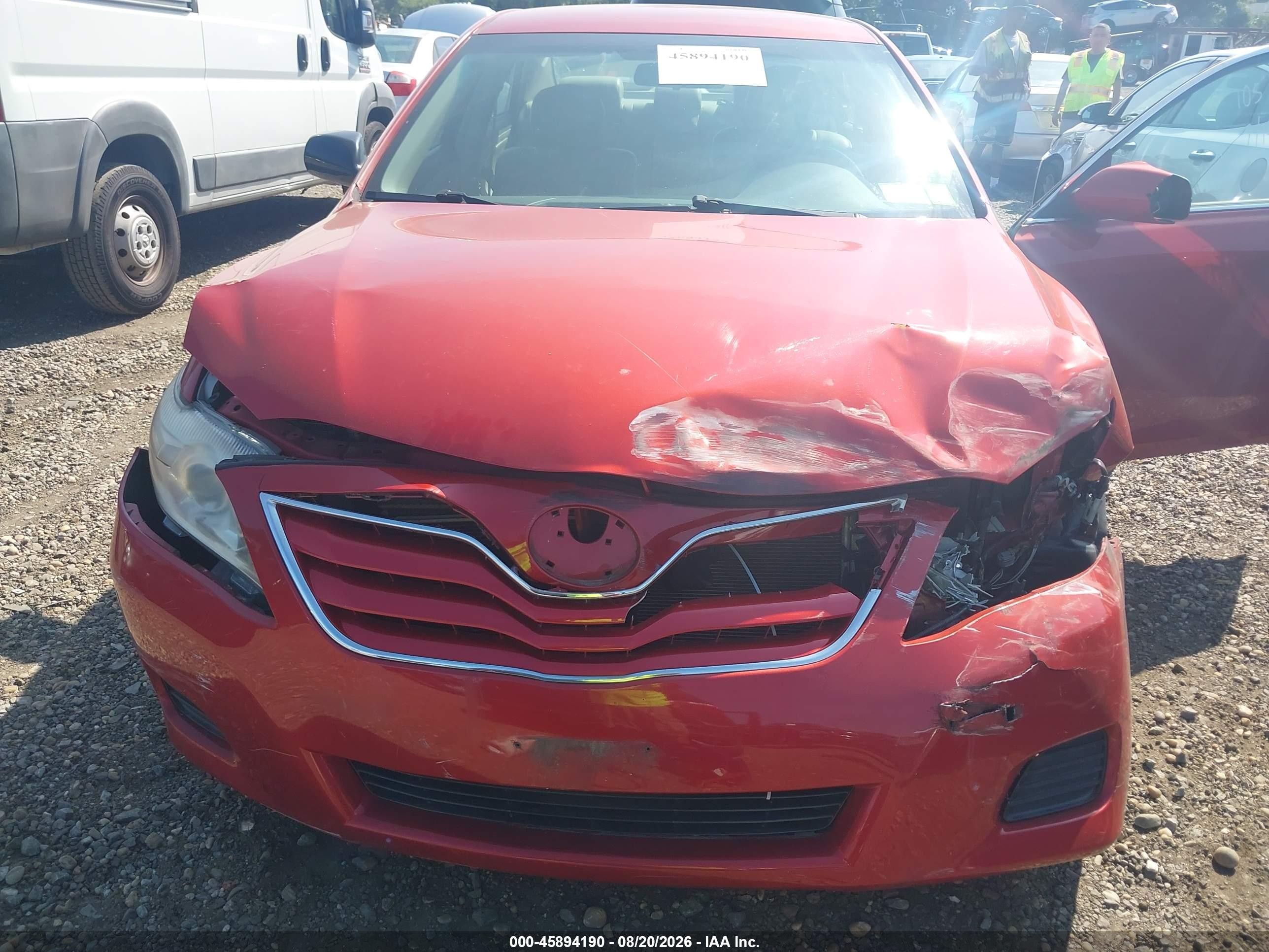 2011 Toyota Camry Le Red vin: 4T1BF3EK8BU180788