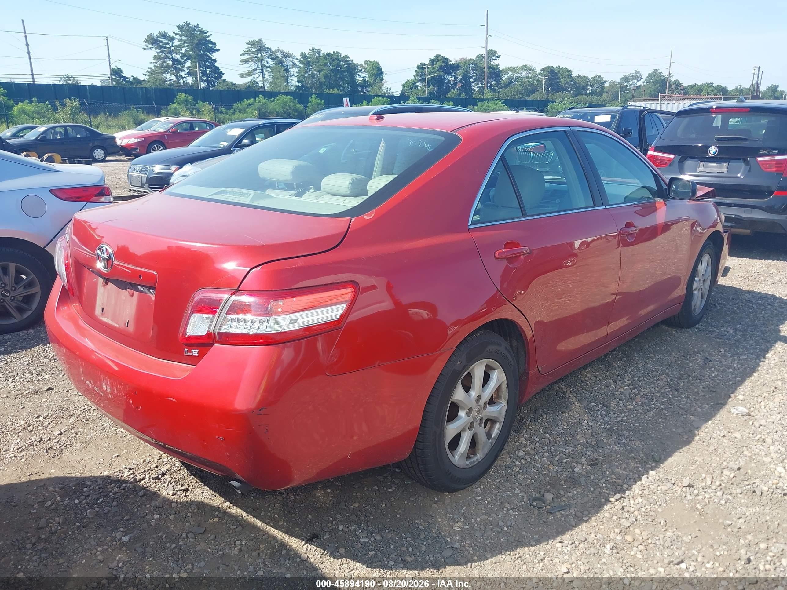 2011 Toyota Camry Le Red vin: 4T1BF3EK8BU180788