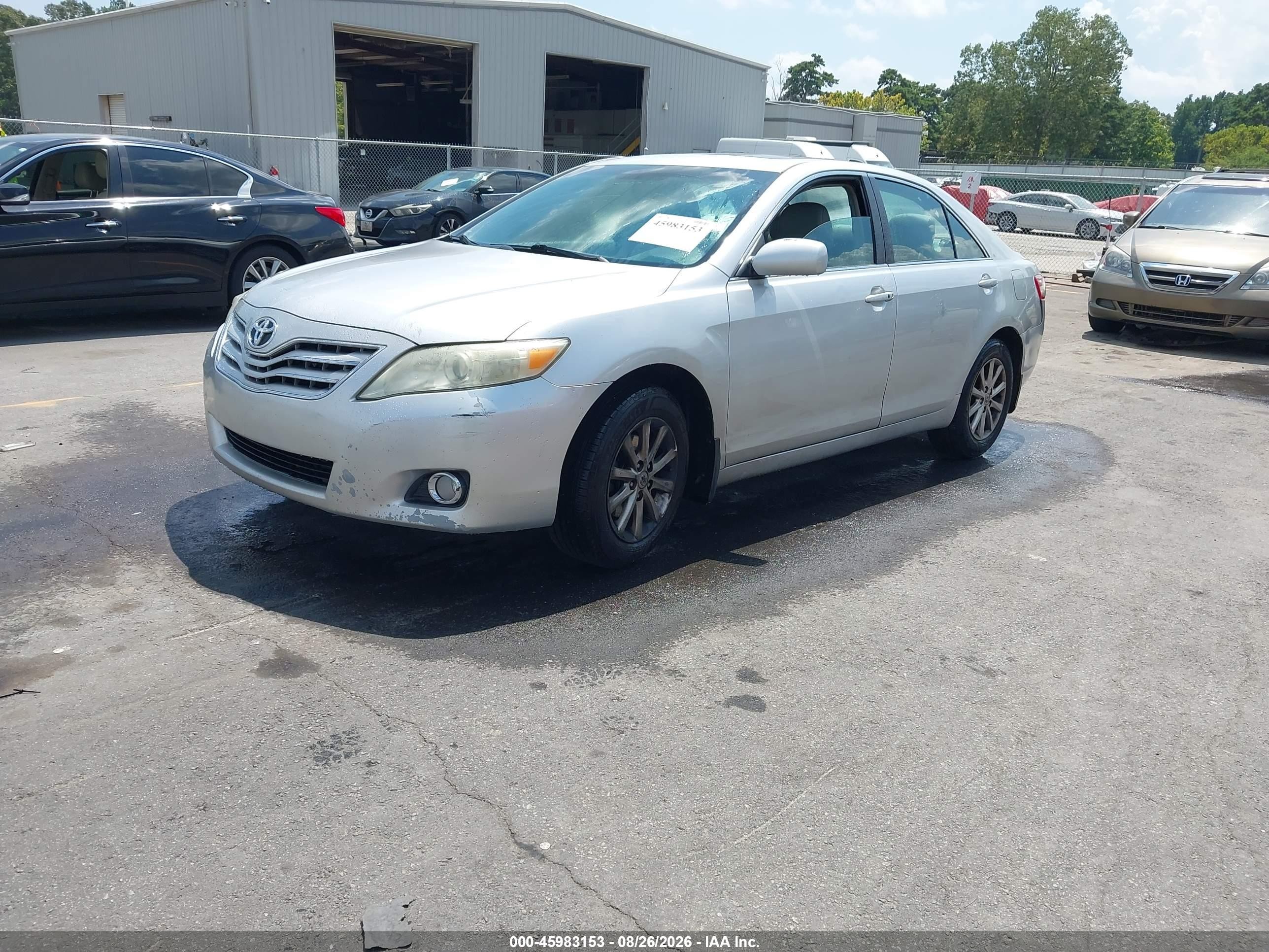 2011 Toyota Camry Xle Silver vin: 4T1BF3EK8BU181908