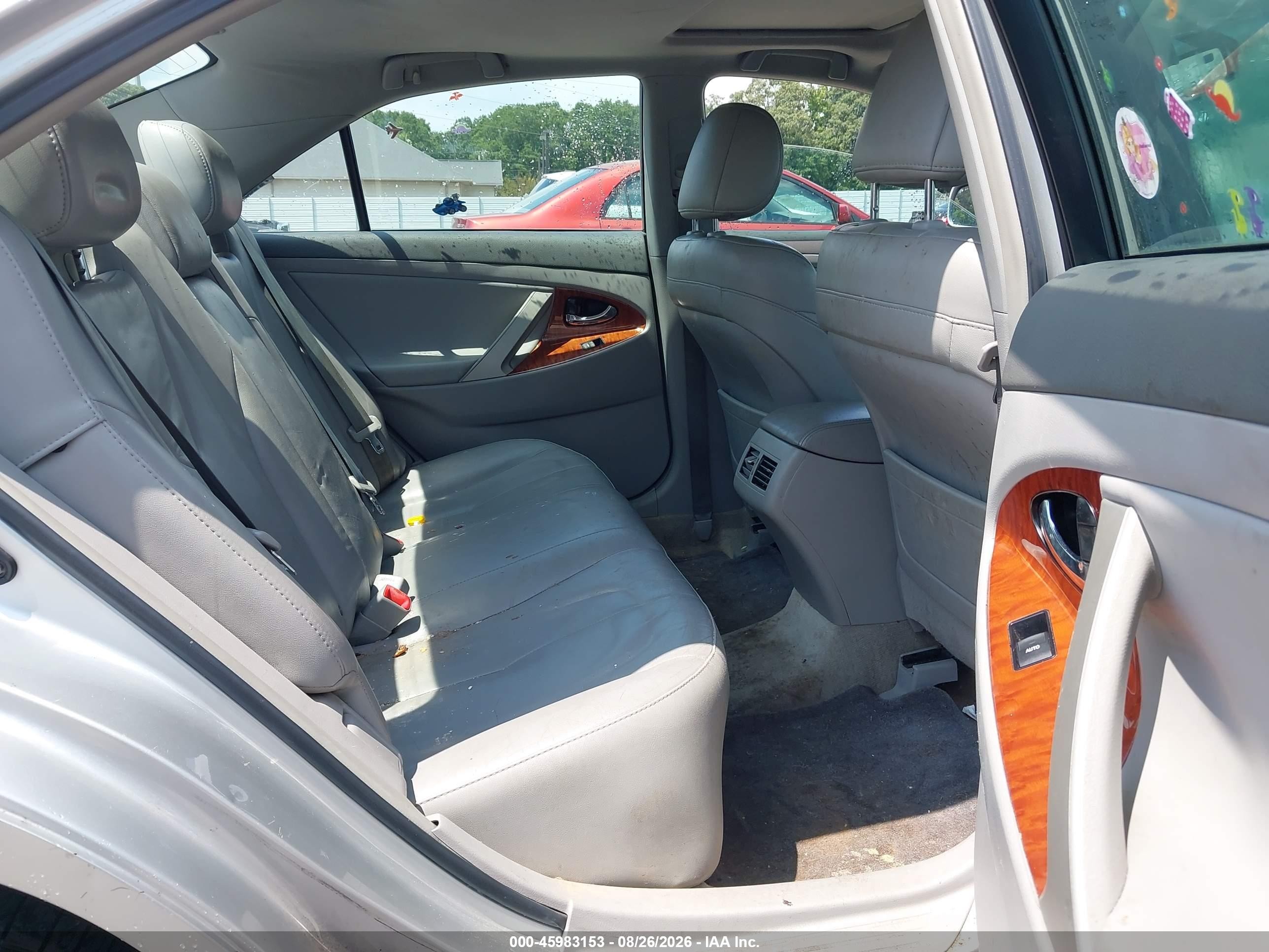 2011 Toyota Camry Xle Silver vin: 4T1BF3EK8BU181908