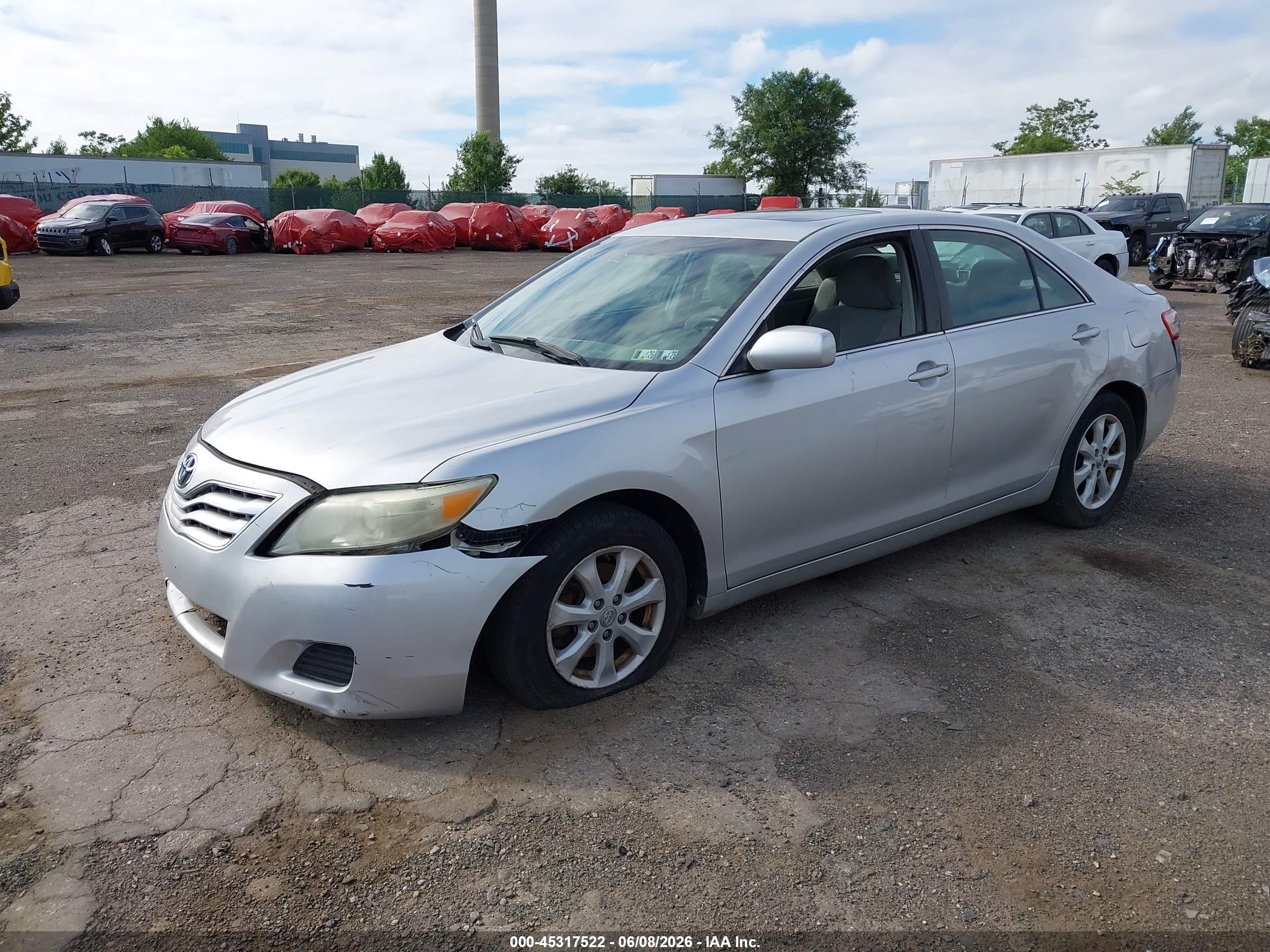 2011 Toyota Camry Le Silver vin: 4T1BF3EK8BU207035