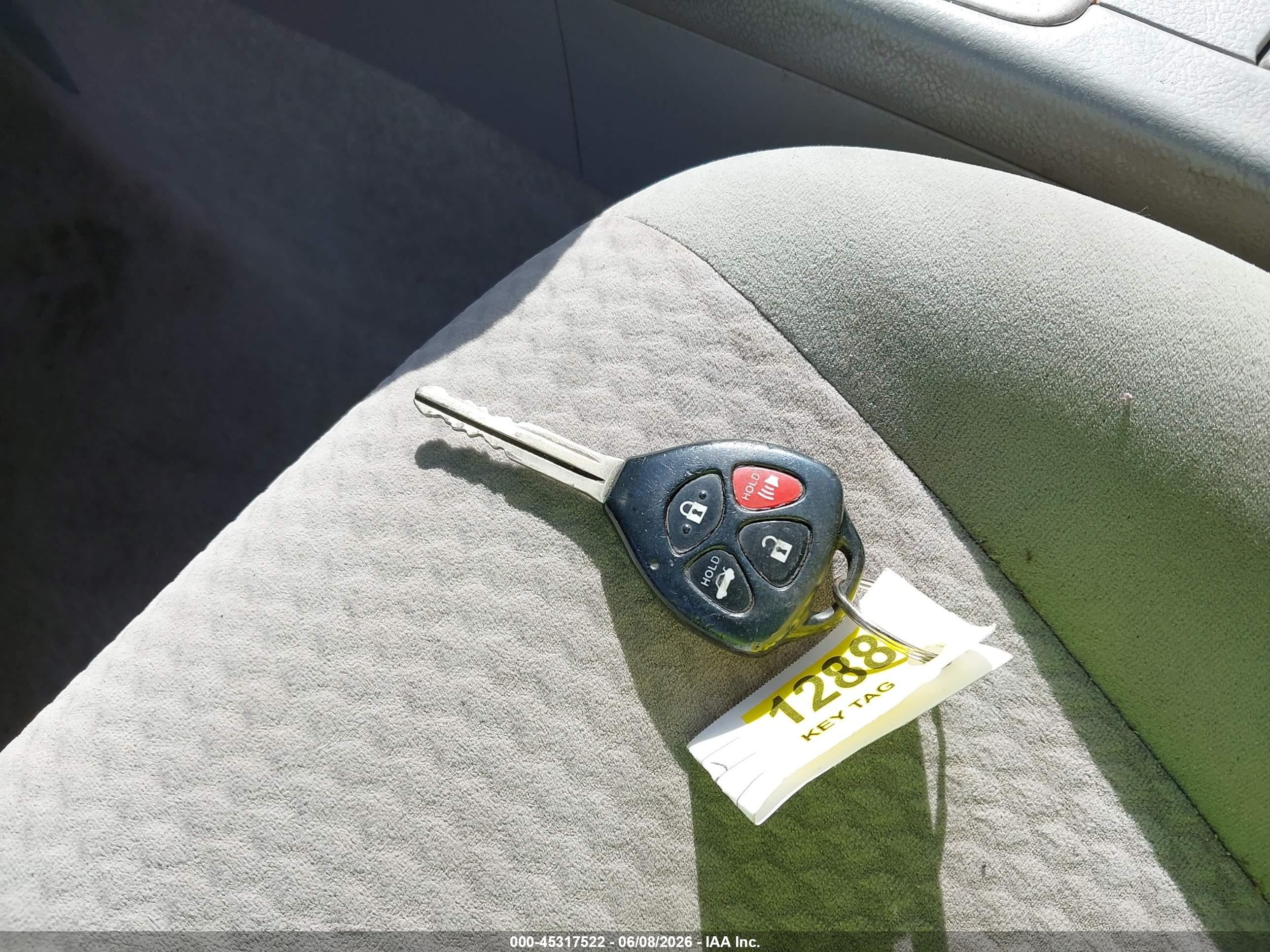 2011 Toyota Camry Le Silver vin: 4T1BF3EK8BU207035