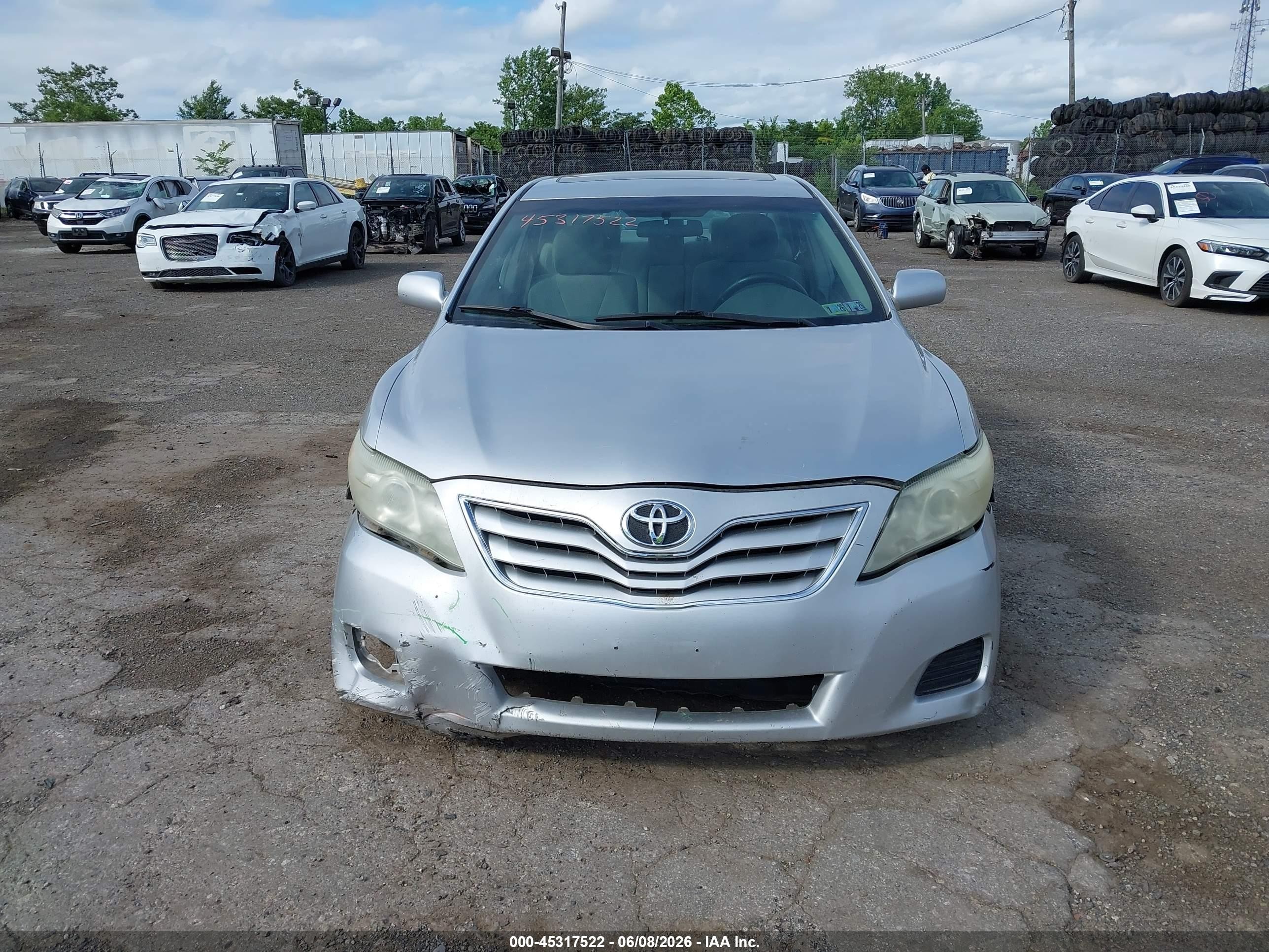 2011 Toyota Camry Le Silver vin: 4T1BF3EK8BU207035