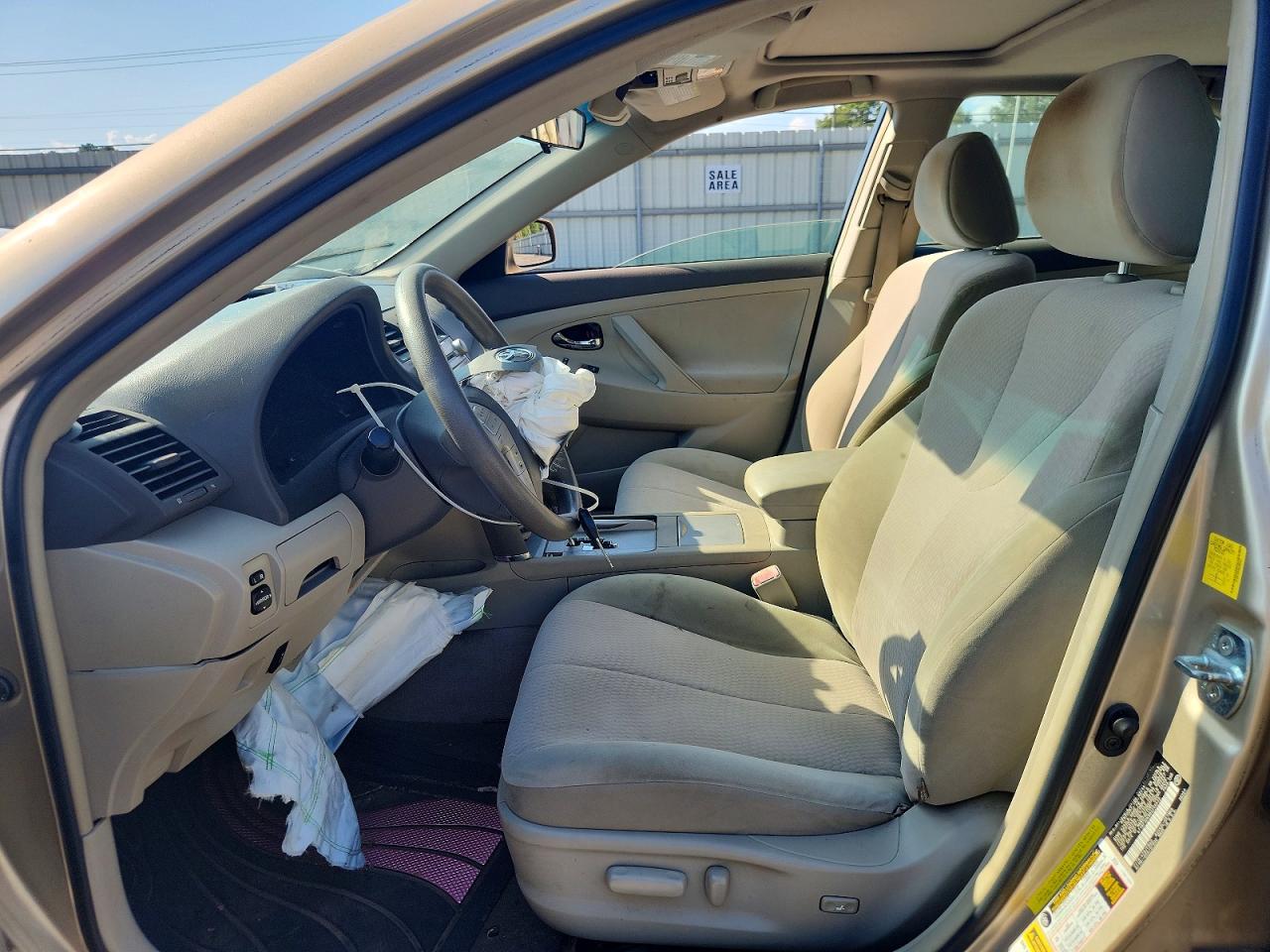 2011 Toyota Camry Le Gold vin: 4T1BF3EK8BU209433