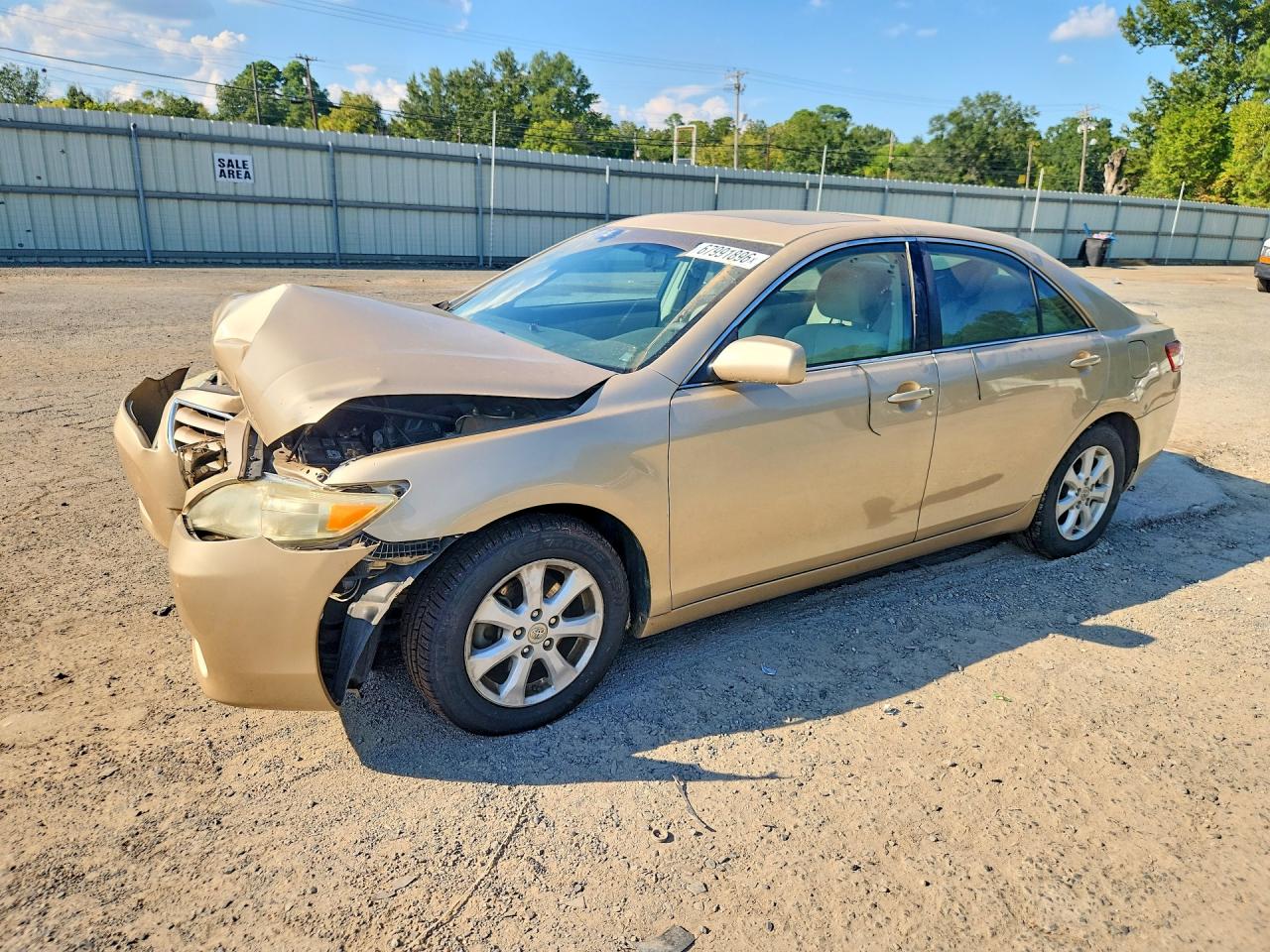 2011 Toyota Camry Le Gold vin: 4T1BF3EK8BU209433