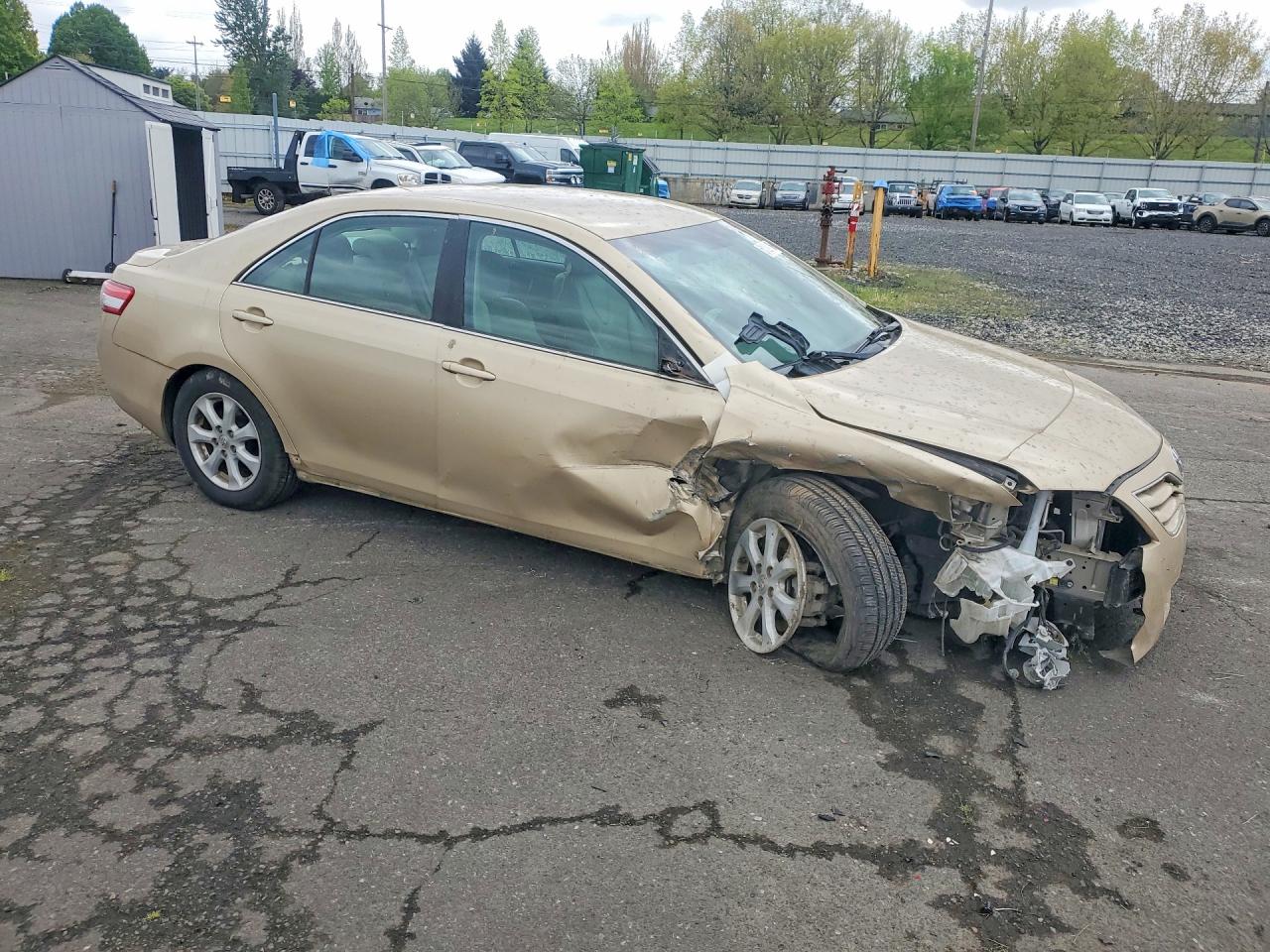 2011 Toyota Camry Automatic Gold vin: 4T1BF3EK8BU219427