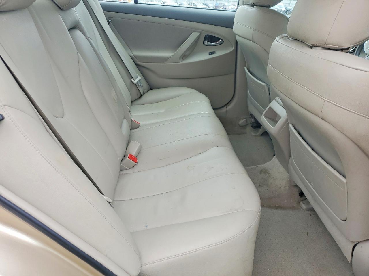 2011 Toyota Camry Automatic Gold vin: 4T1BF3EK8BU219427