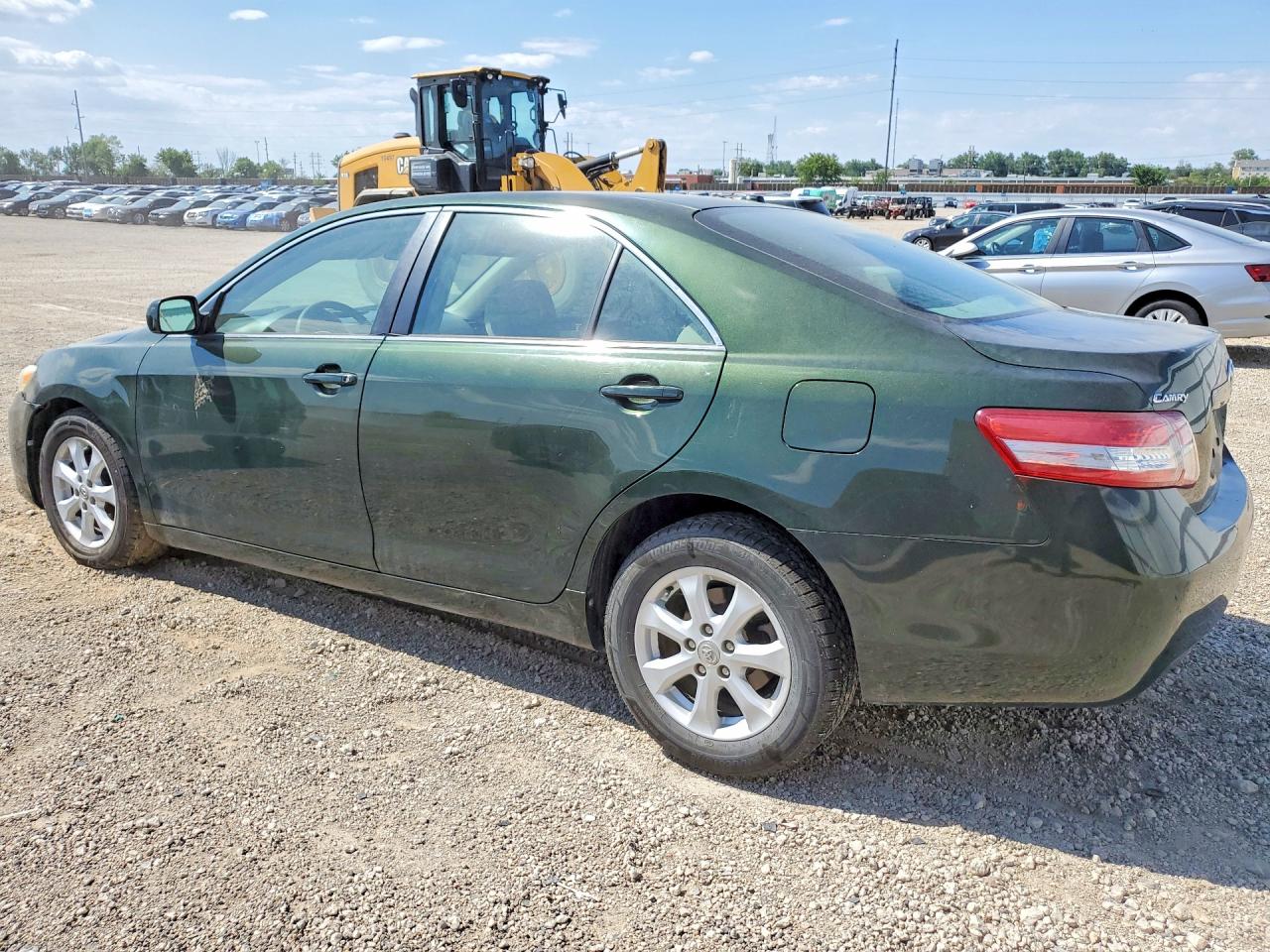2011 Toyota Camry Le Green vin: 4T1BF3EK8BU587526