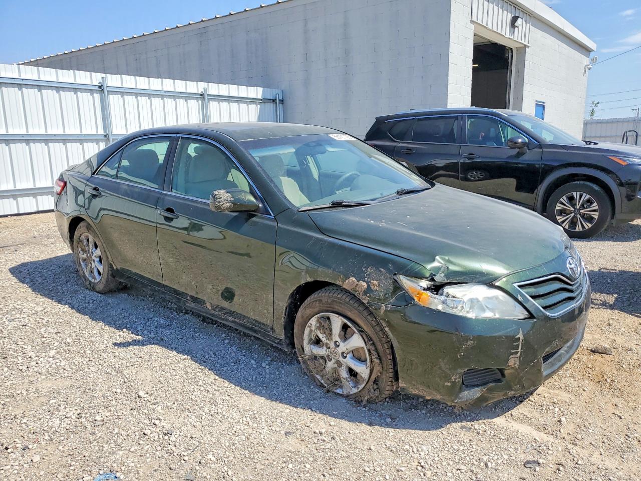2011 Toyota Camry Le Green vin: 4T1BF3EK8BU587526