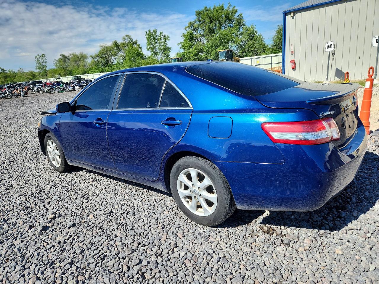 2011 Toyota Camry Le Blue vin: 4T1BF3EK8BU591043