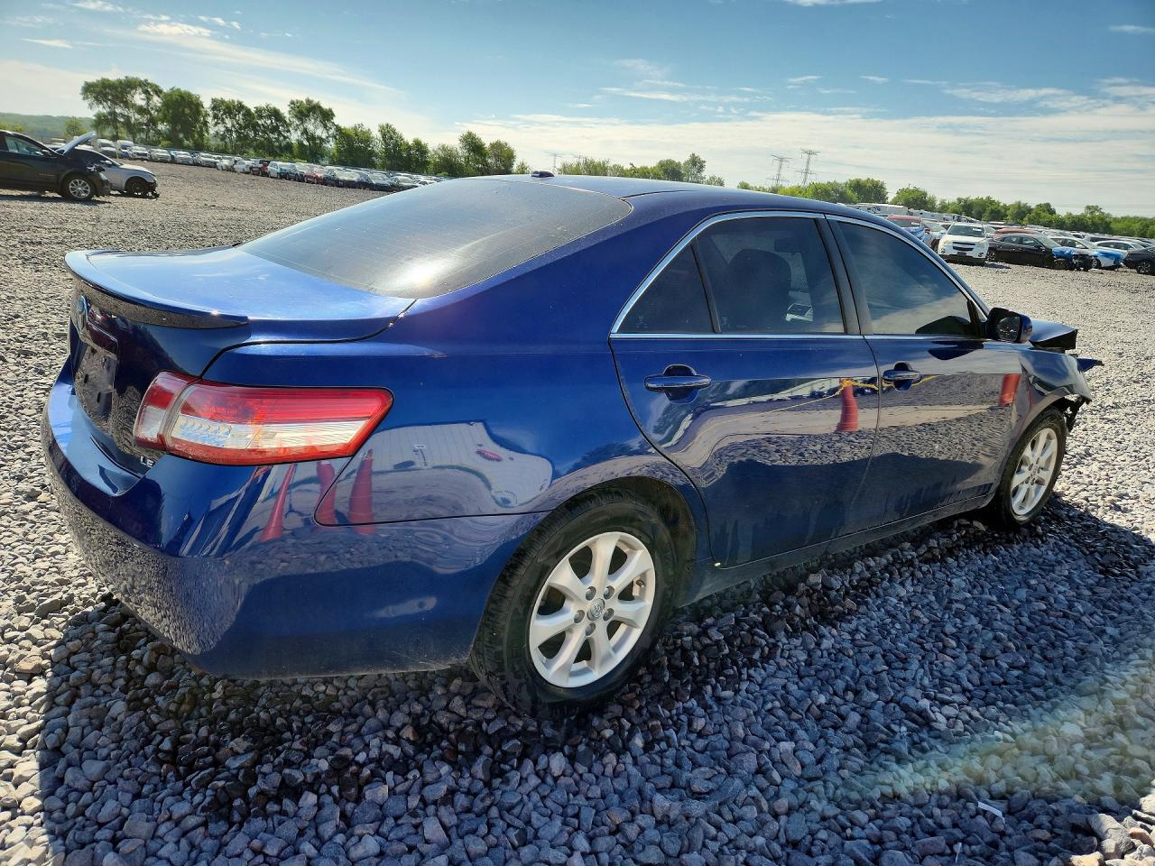 2011 Toyota Camry Le Blue vin: 4T1BF3EK8BU591043