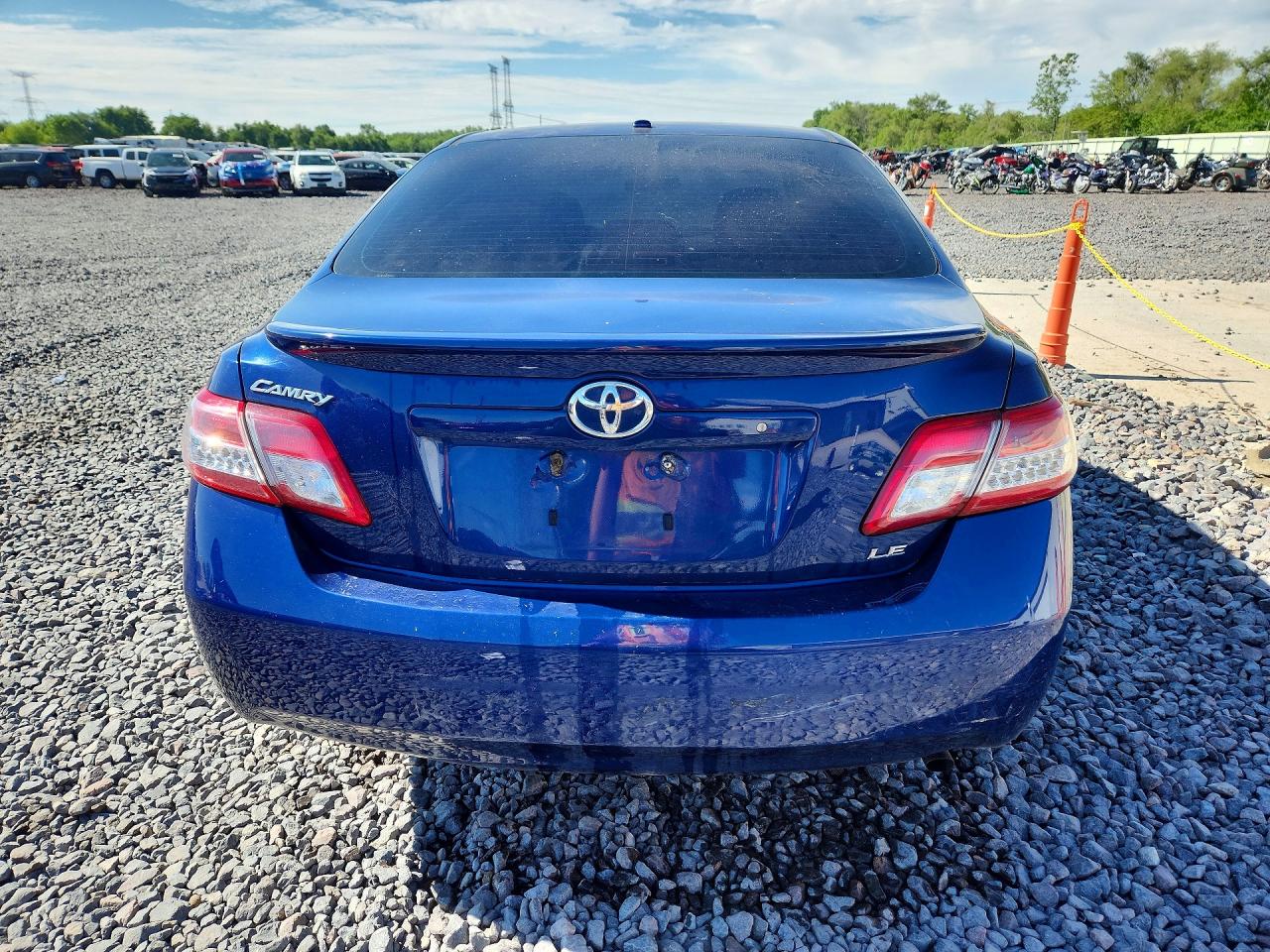 2011 Toyota Camry Le Blue vin: 4T1BF3EK8BU591043