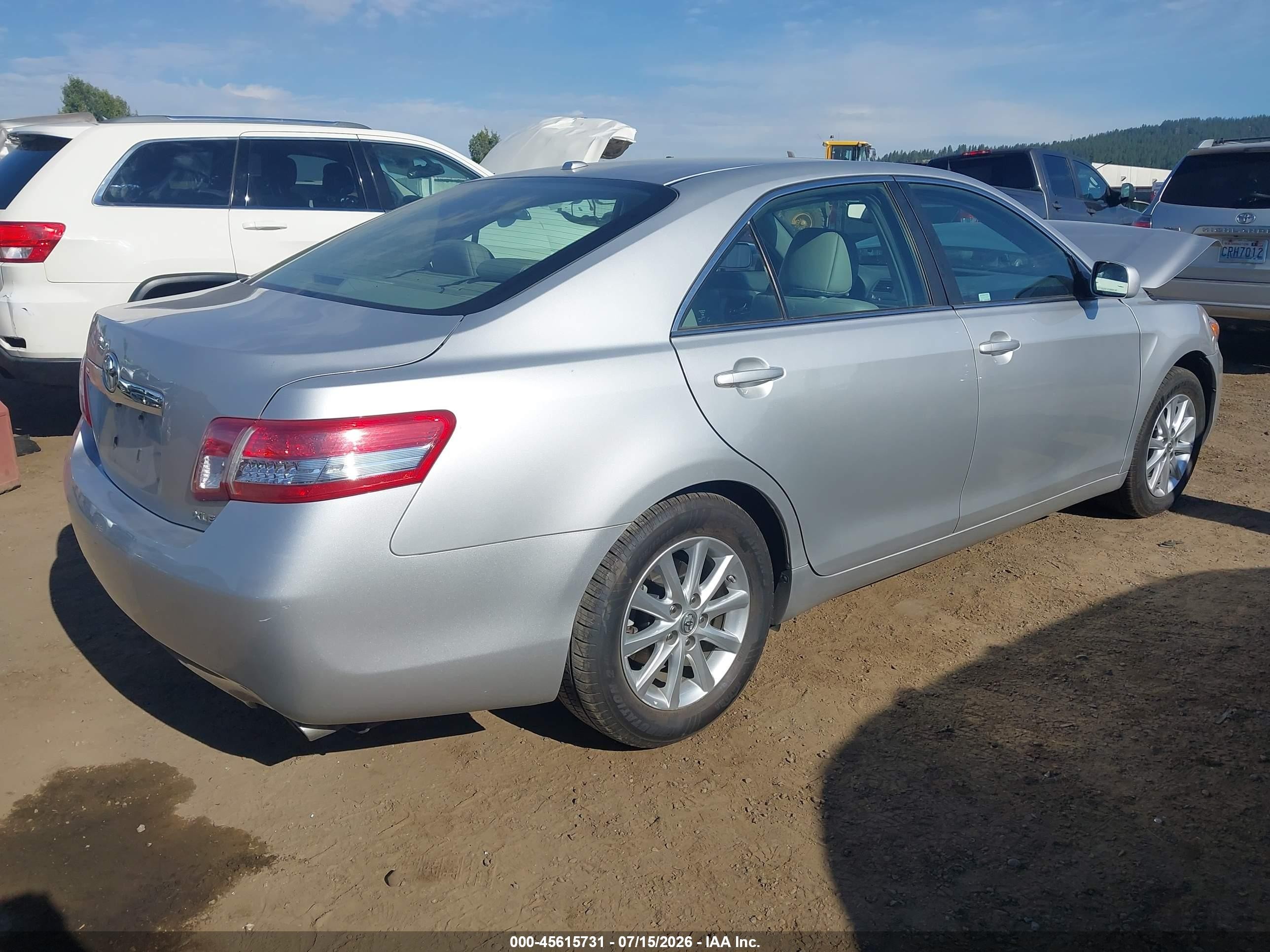 2011 Toyota Camry Xle Silver vin: 4T1BF3EK8BU598297