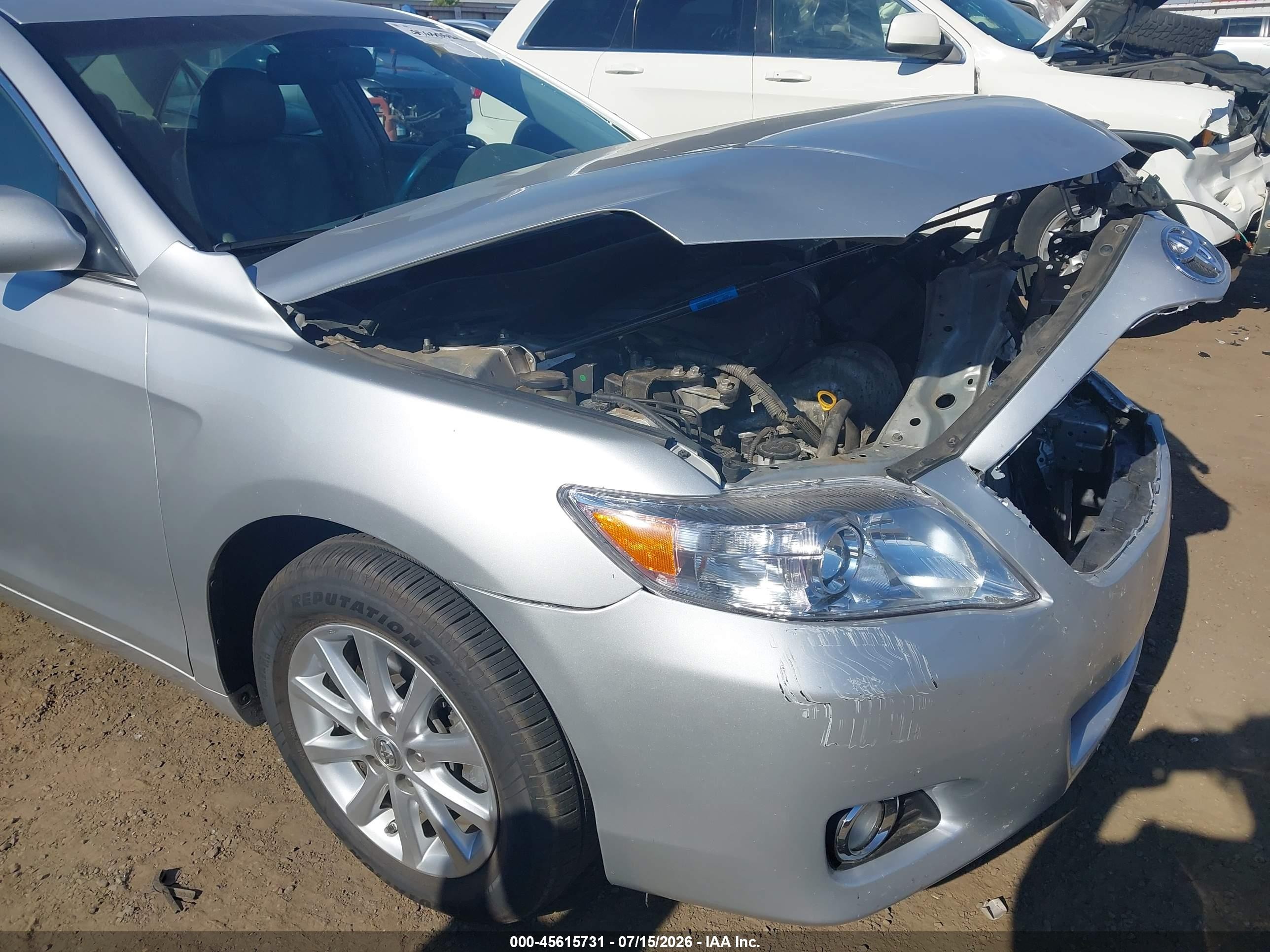 2011 Toyota Camry Xle Silver vin: 4T1BF3EK8BU598297