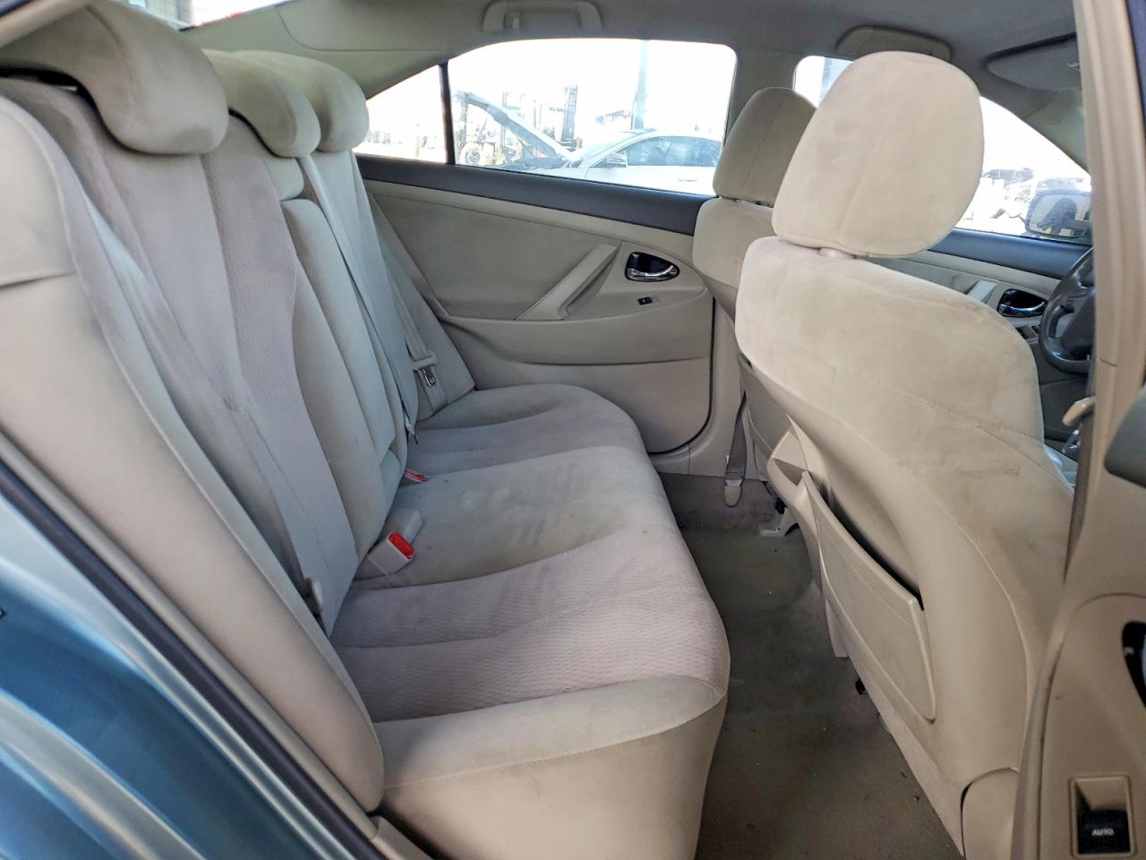 2011 Toyota Camry Le Gray vin: 4T1BF3EK8BU617477