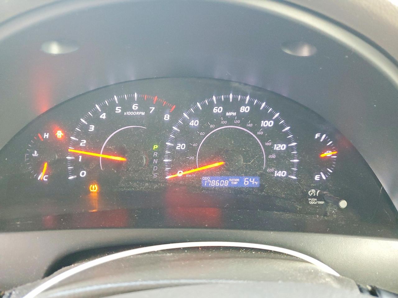 2011 Toyota Camry Le Gray vin: 4T1BF3EK8BU617477