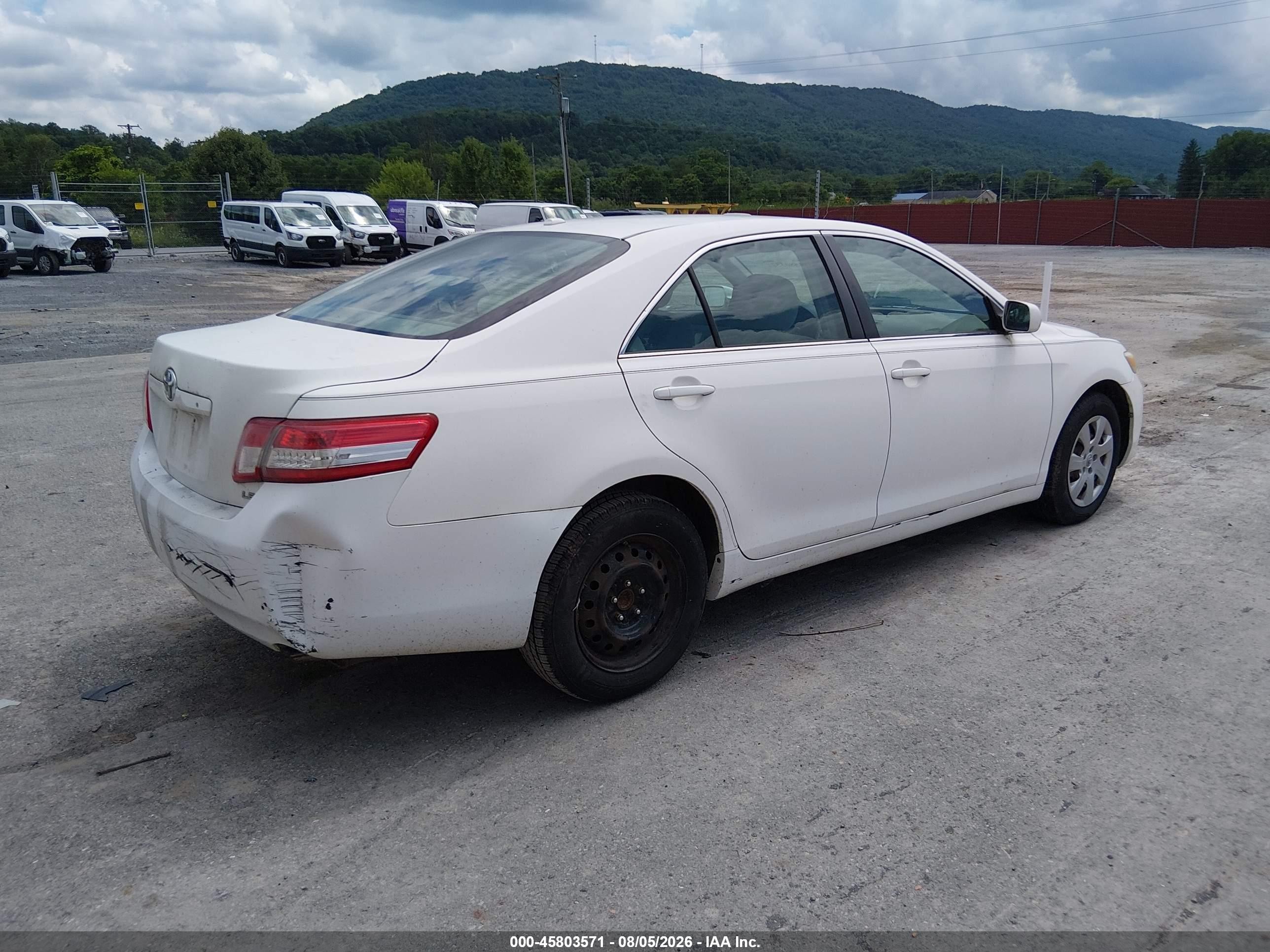 2011 Toyota Camry Le White vin: 4T1BF3EK8BU633047