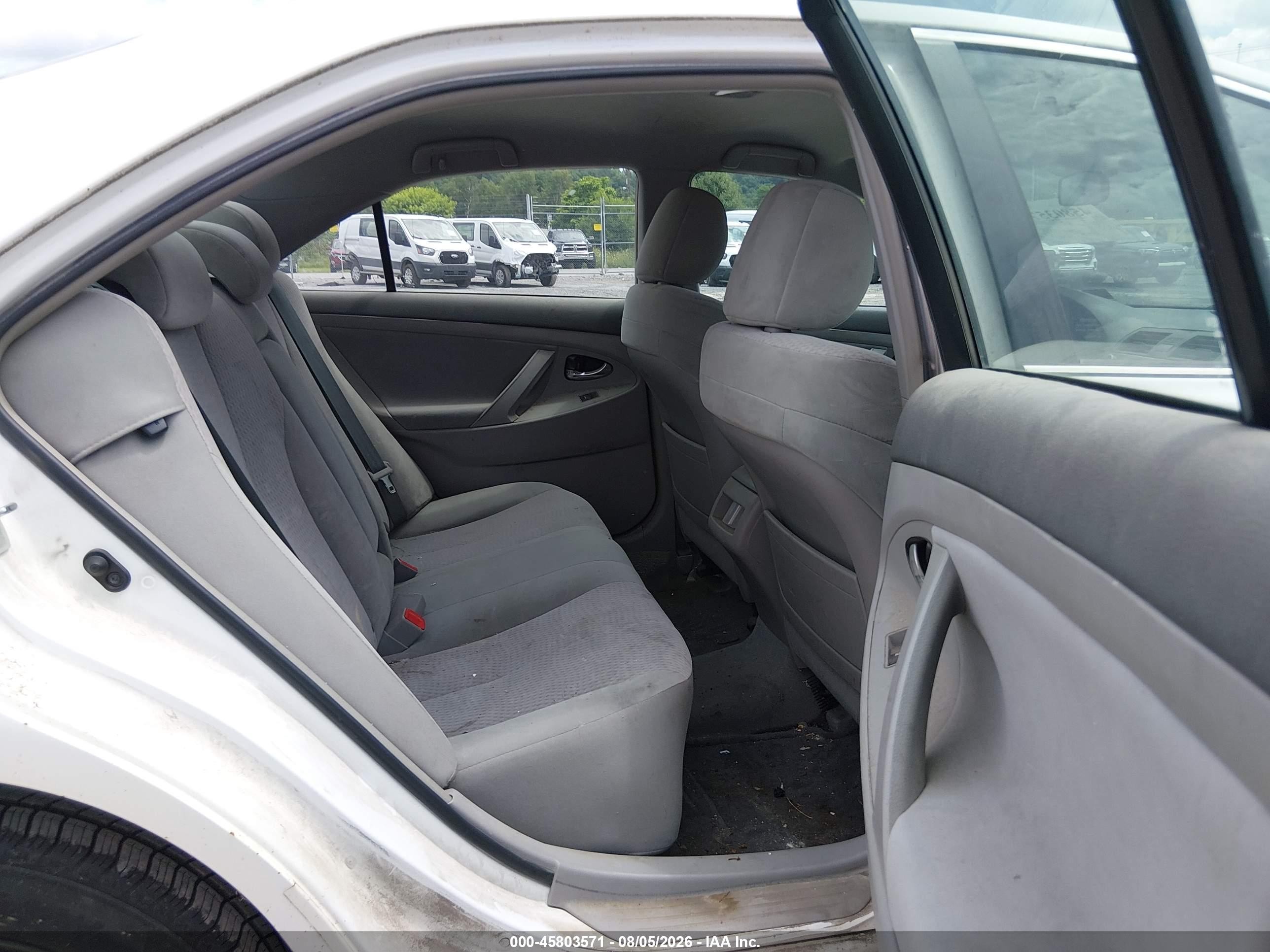 2011 Toyota Camry Le White vin: 4T1BF3EK8BU633047