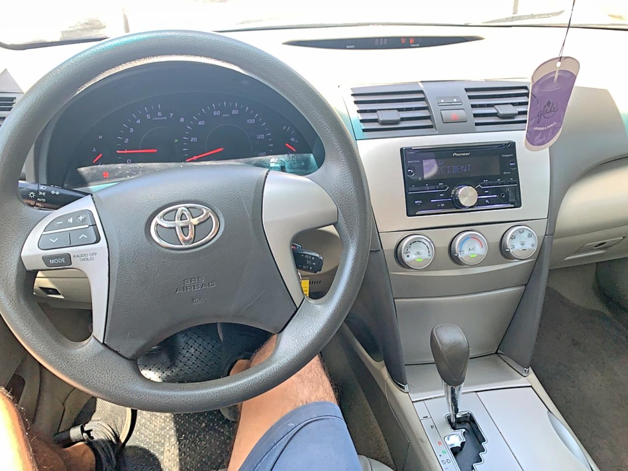 2011 Toyota Camry Le White vin: 4T1BF3EK8BU634165