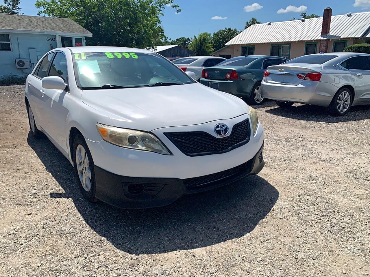 2011 Toyota Camry Le White vin: 4T1BF3EK8BU634165