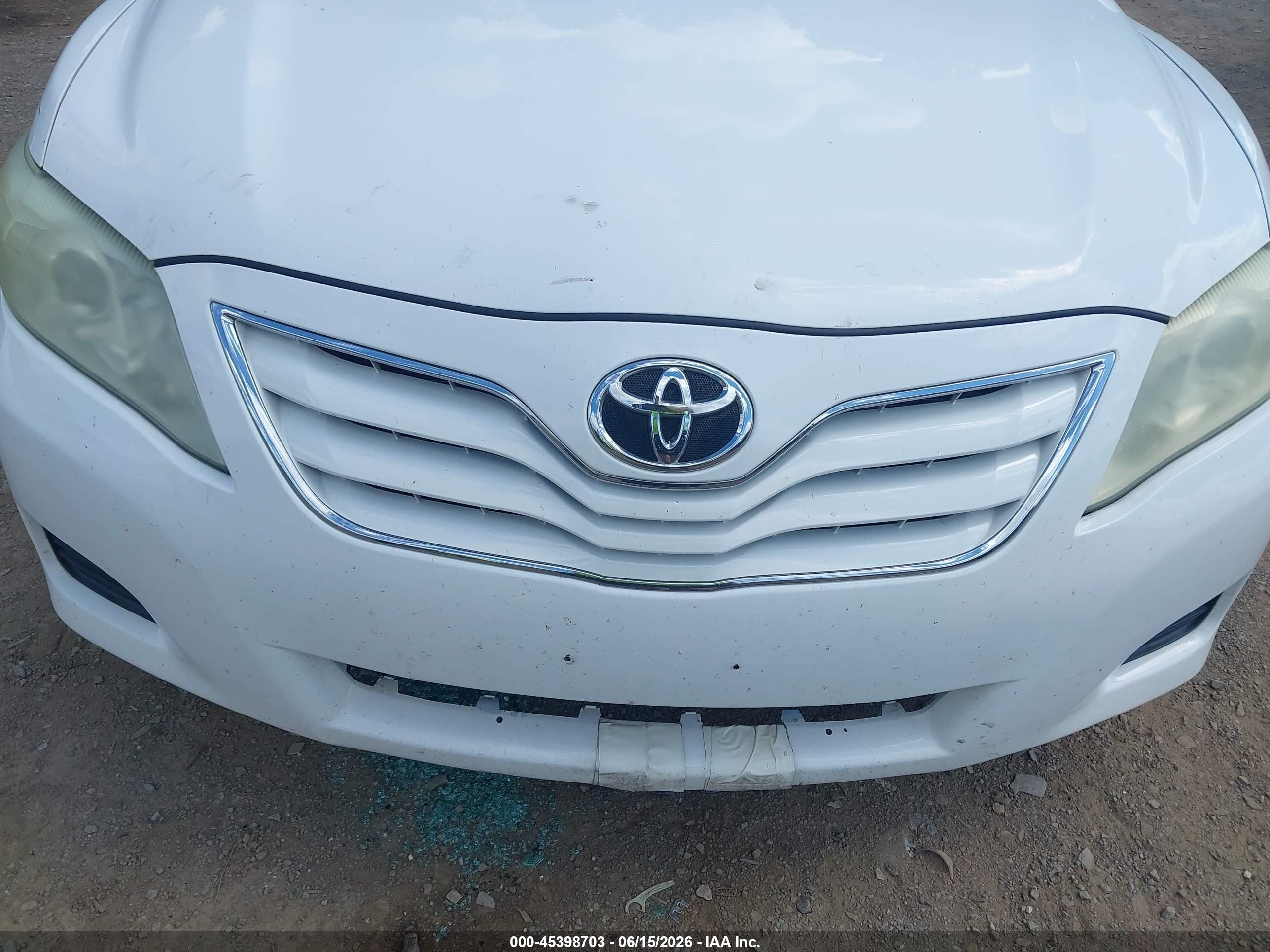 2011 Toyota Camry Le White vin: 4T1BF3EK8BU649247