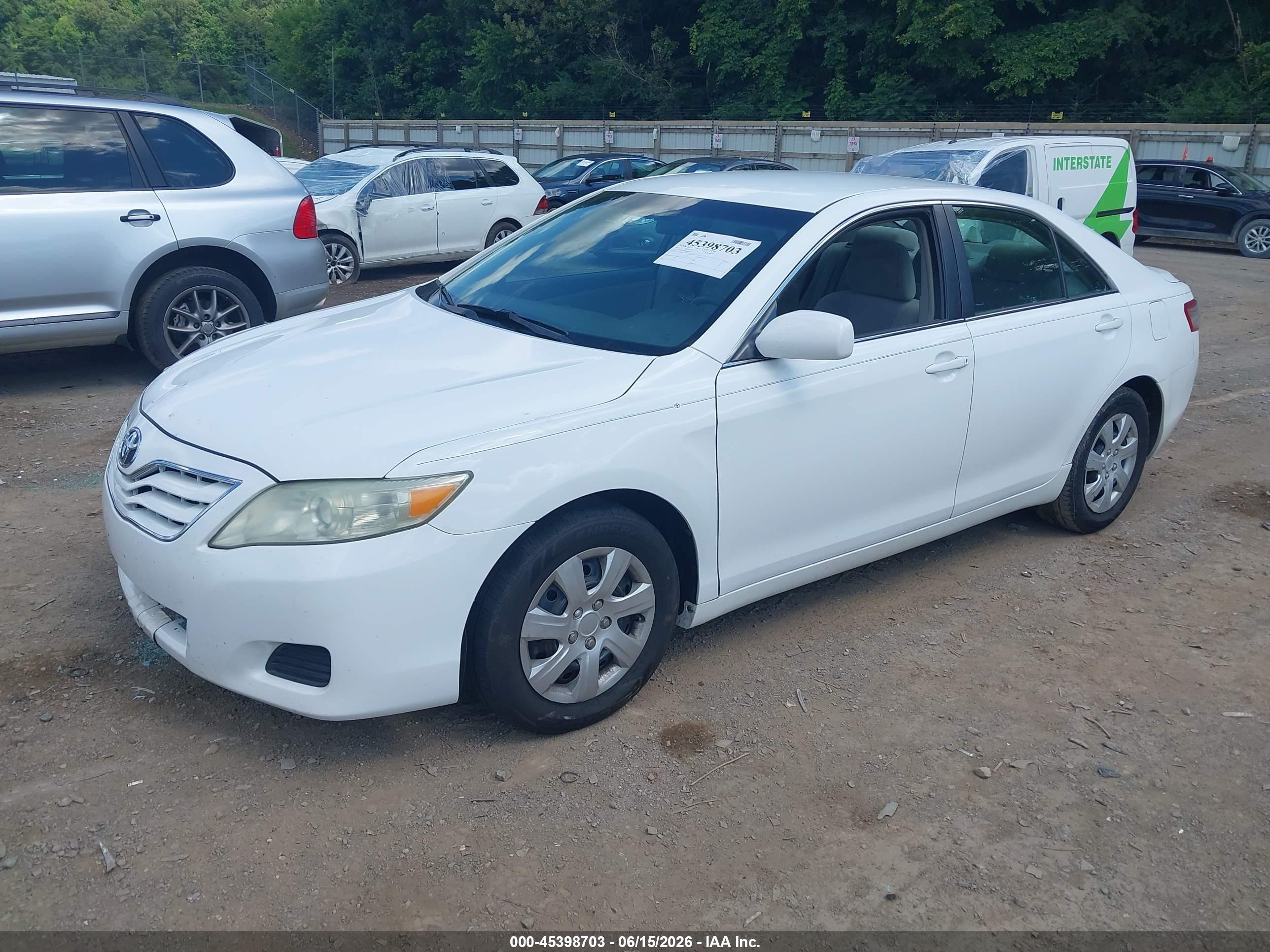 2011 Toyota Camry Le White vin: 4T1BF3EK8BU649247