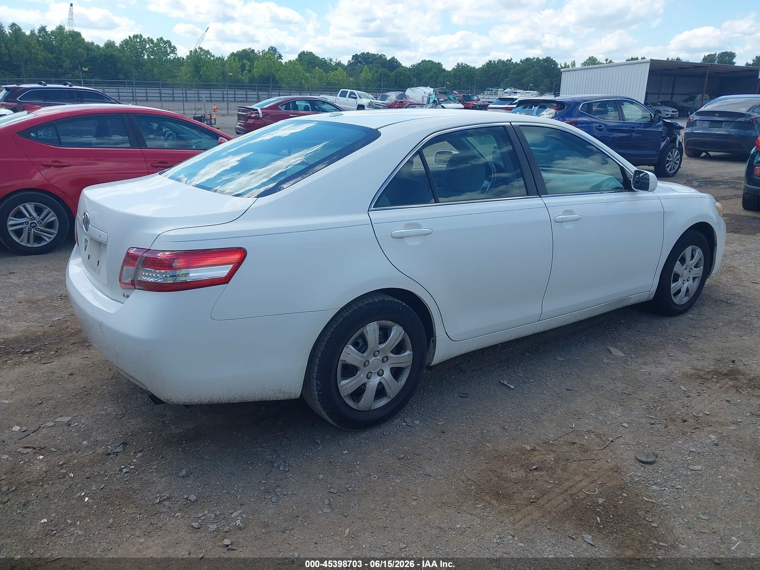 2011 Toyota Camry Le White vin: 4T1BF3EK8BU649247