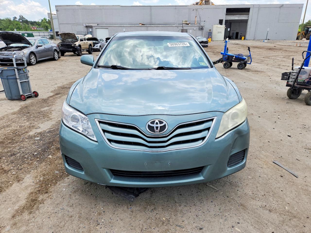 2011 Toyota Camry Le Green vin: 4T1BF3EK8BU649880