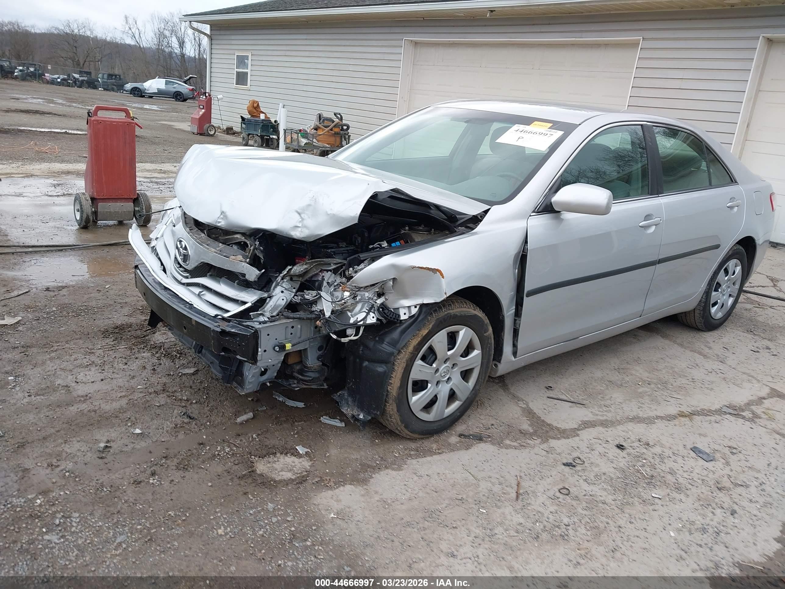 2011 Toyota Camry   Серебряный vin: 4T1BF3EK8BU652763