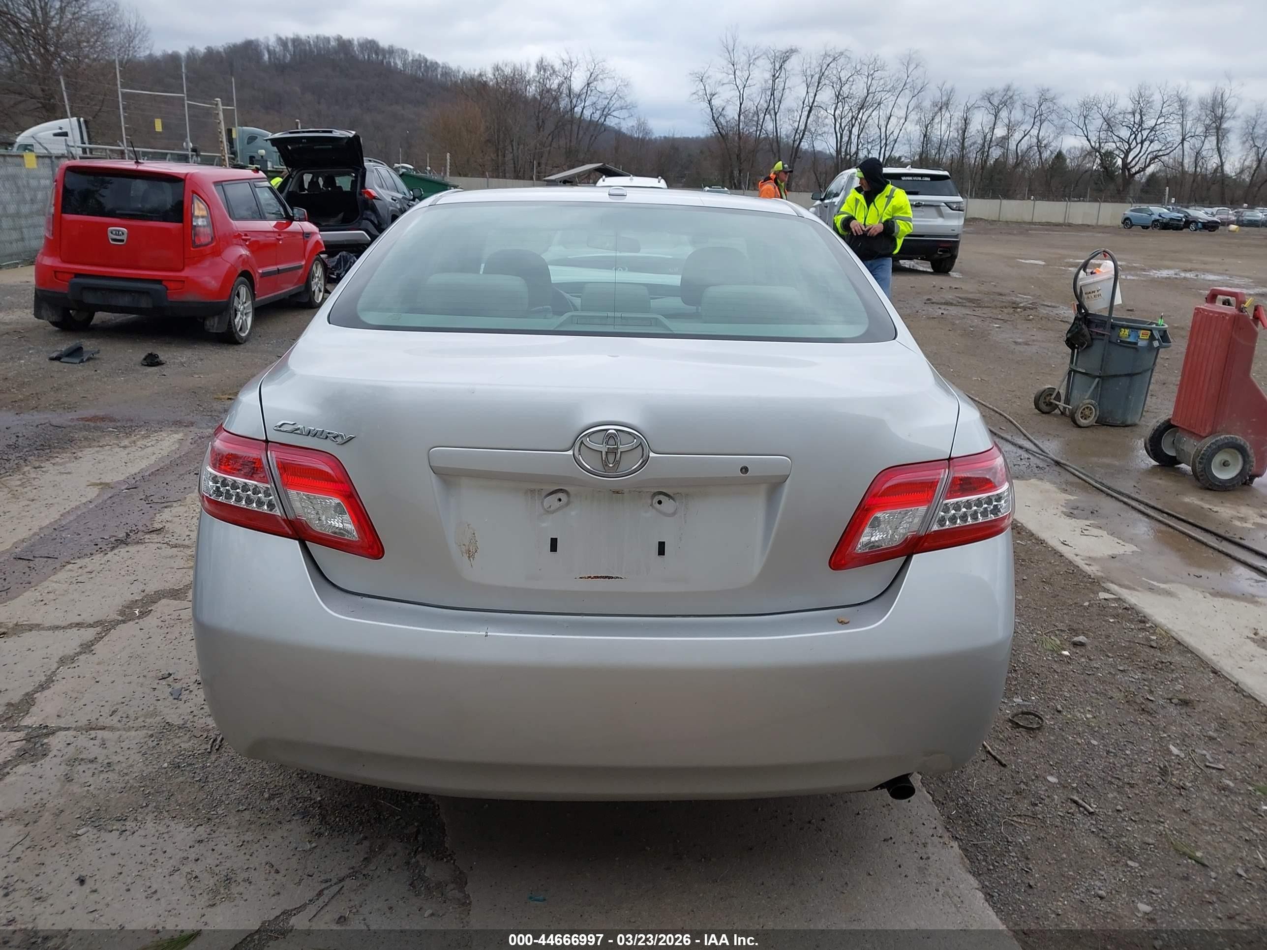 2011 Toyota Camry   Серебряный vin: 4T1BF3EK8BU652763