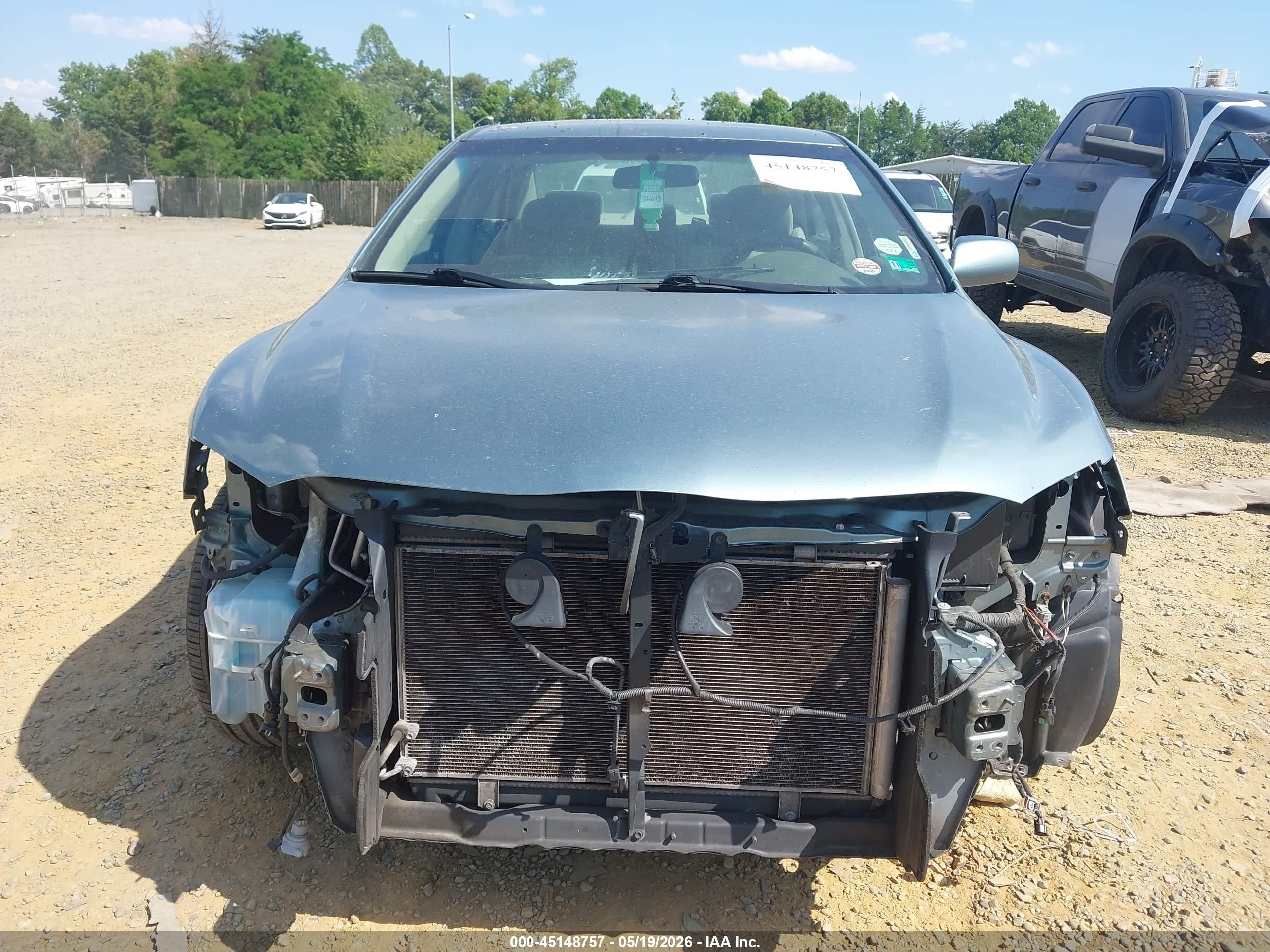 2011 Toyota Camry Le Green vin: 4T1BF3EK8BU663665