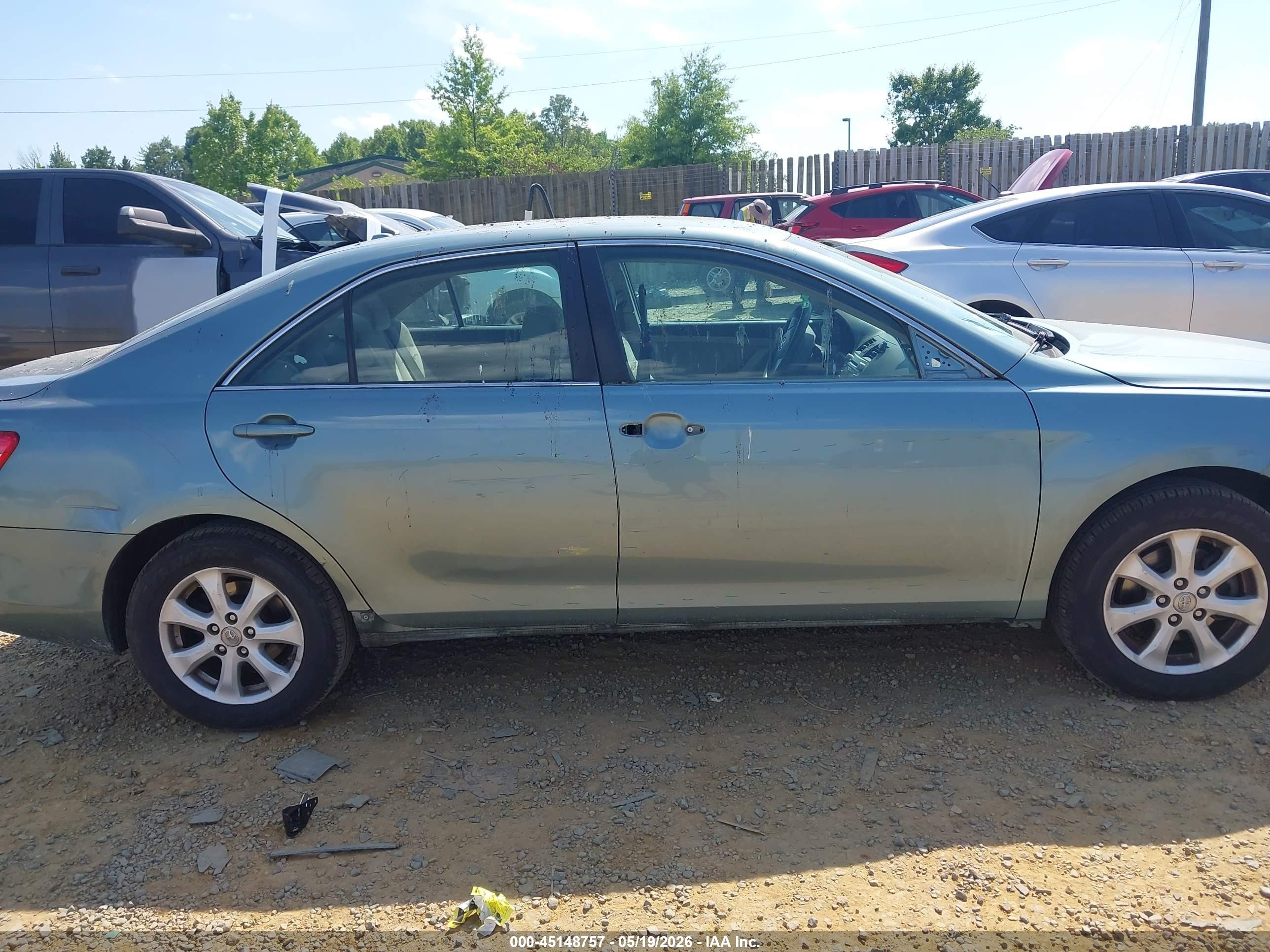 2011 Toyota Camry Le Green vin: 4T1BF3EK8BU663665