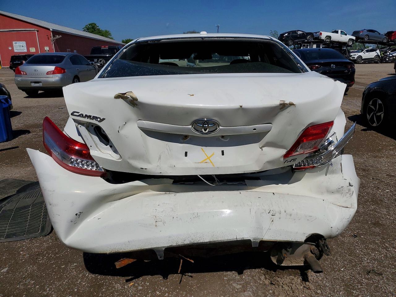 2011 Toyota Camry Base White vin: 4T1BF3EK8BU665111