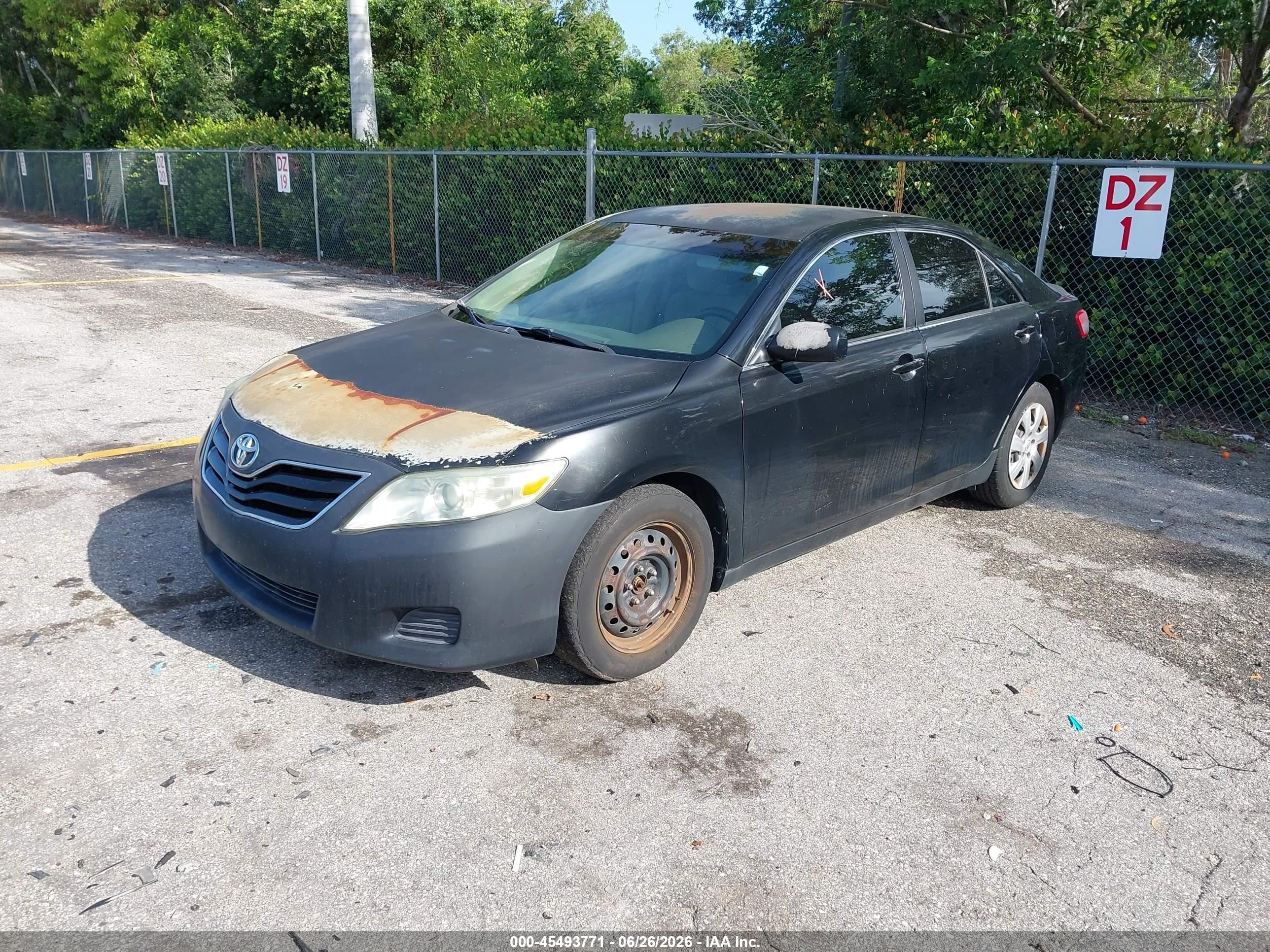2011 Toyota Camry   Black vin: 4T1BF3EK8BU667151