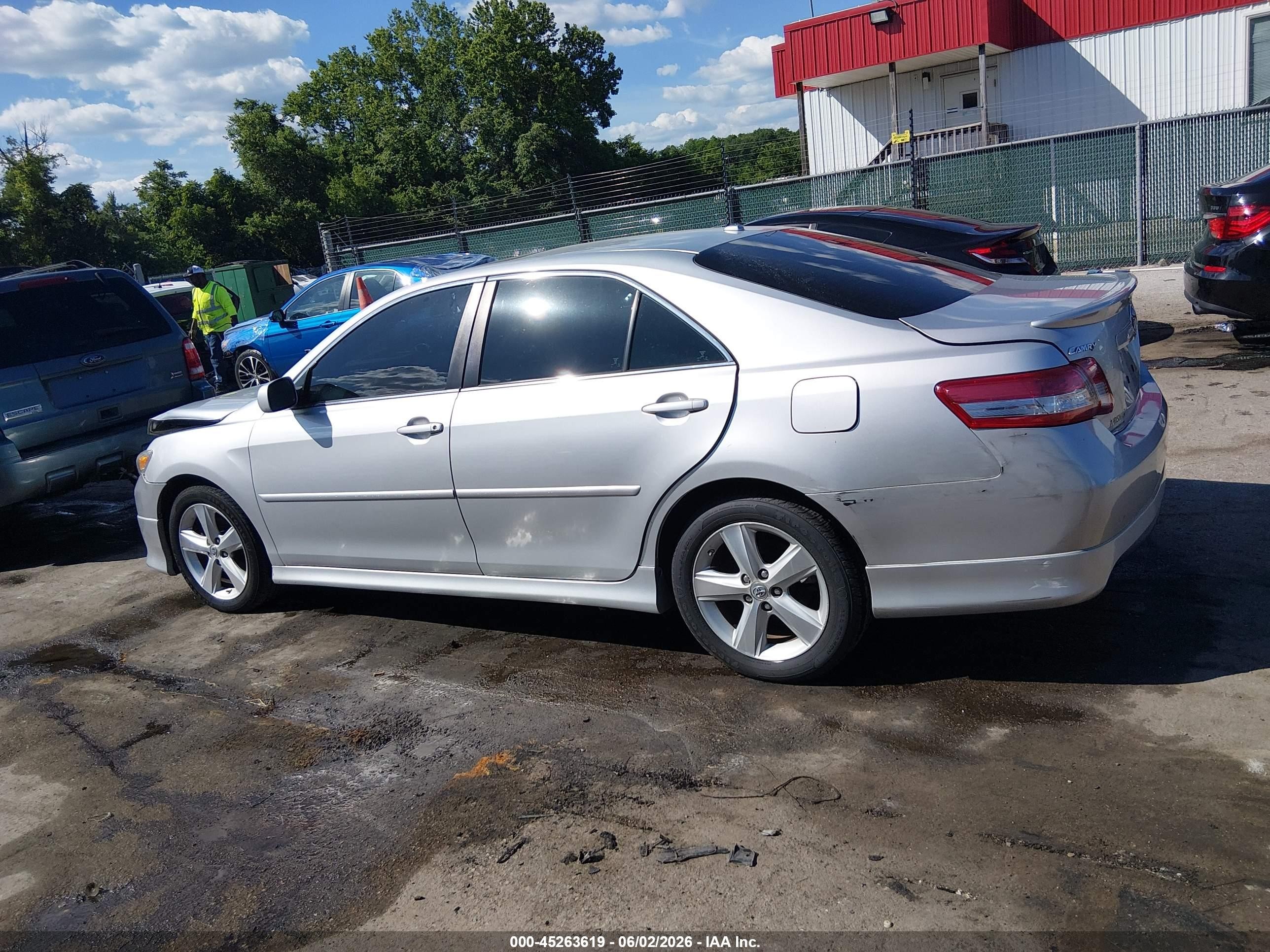 2011 Toyota Camry Se Silver vin: 4T1BF3EK8BU674911