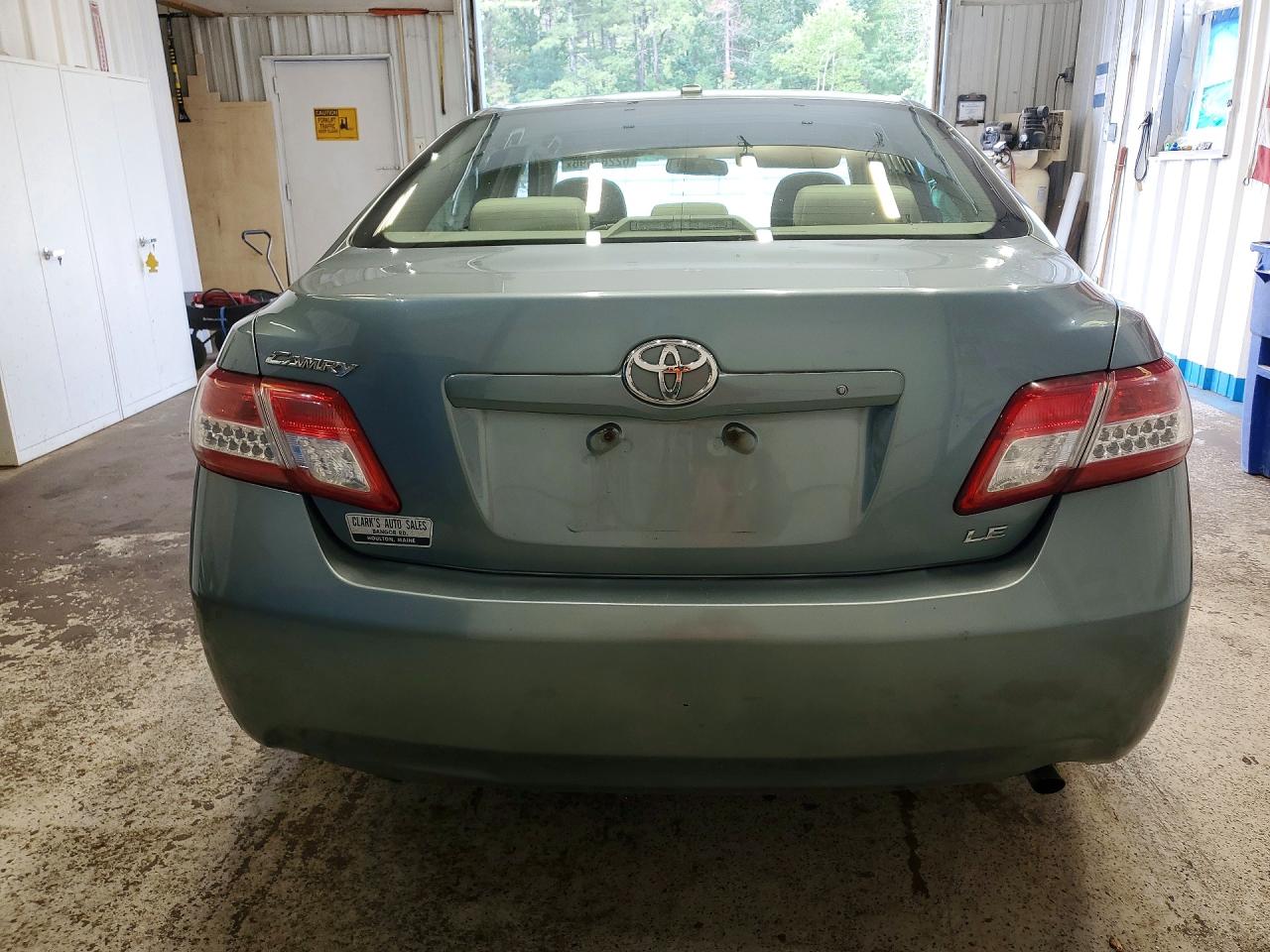 2011 Toyota Camry Le Teal vin: 4T1BF3EK8BU684130