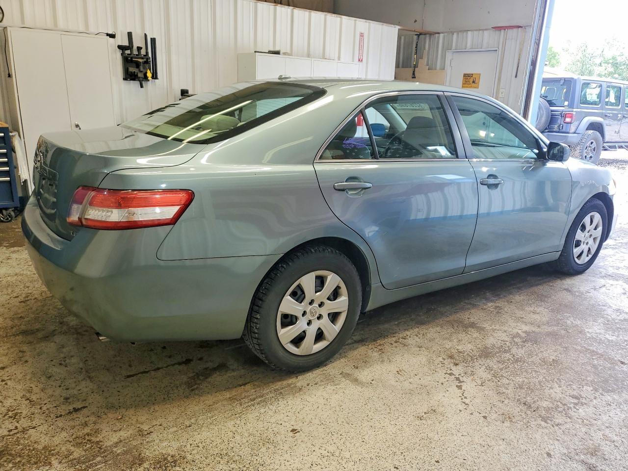 2011 Toyota Camry Le Teal vin: 4T1BF3EK8BU684130