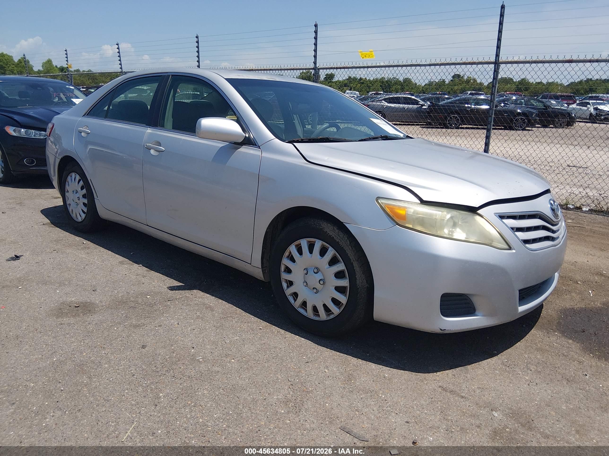 2011 Toyota Camry   Серебряный vin: 4T1BF3EK8BU690980