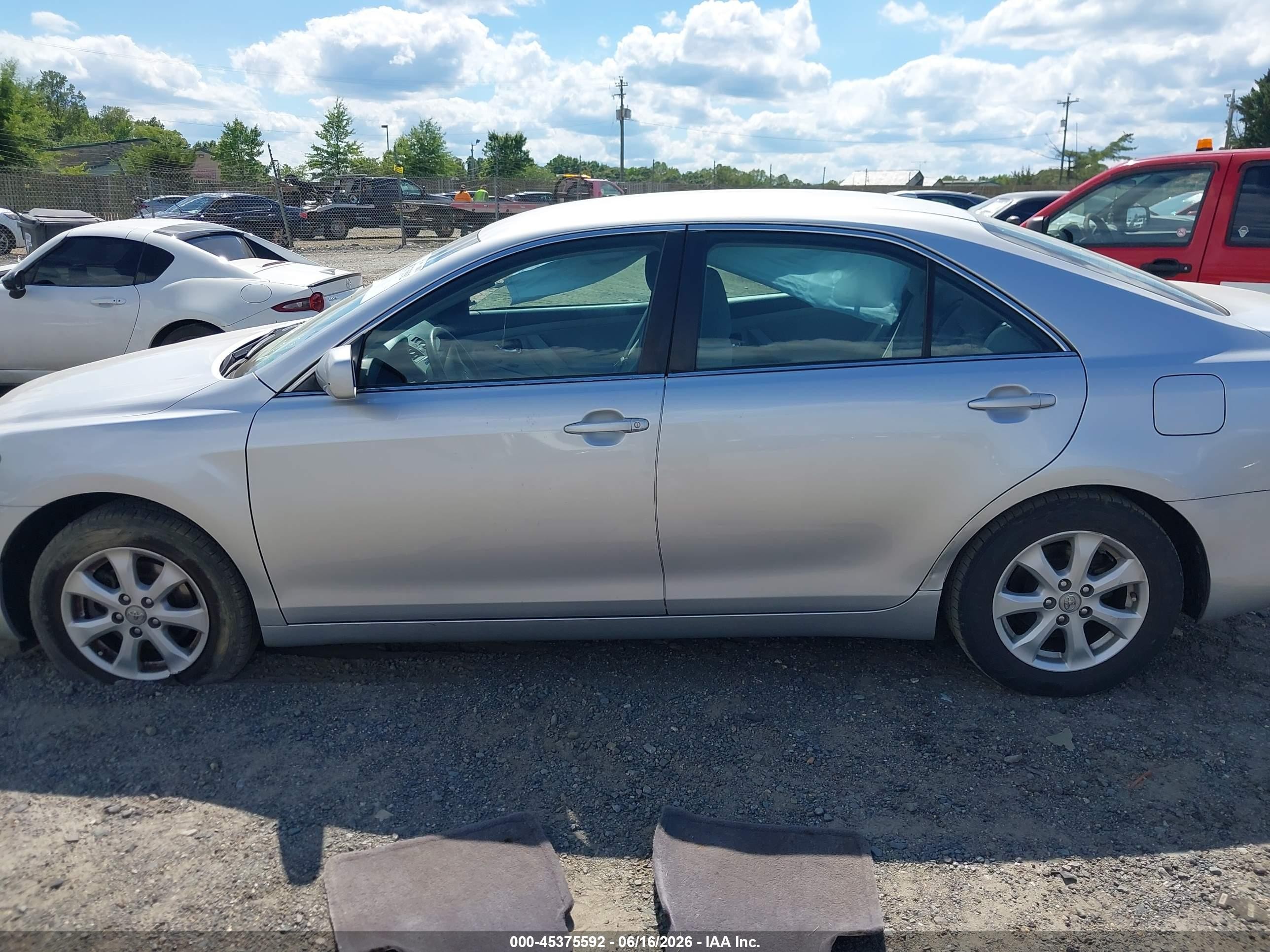 2011 Toyota Camry Se/le/xle Silver vin: 4T1BF3EK8BU691255