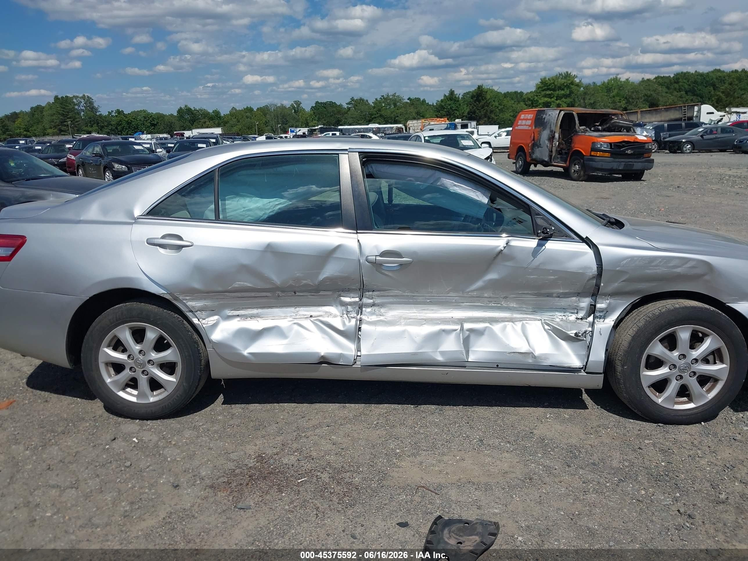 2011 Toyota Camry Se/le/xle Silver vin: 4T1BF3EK8BU691255