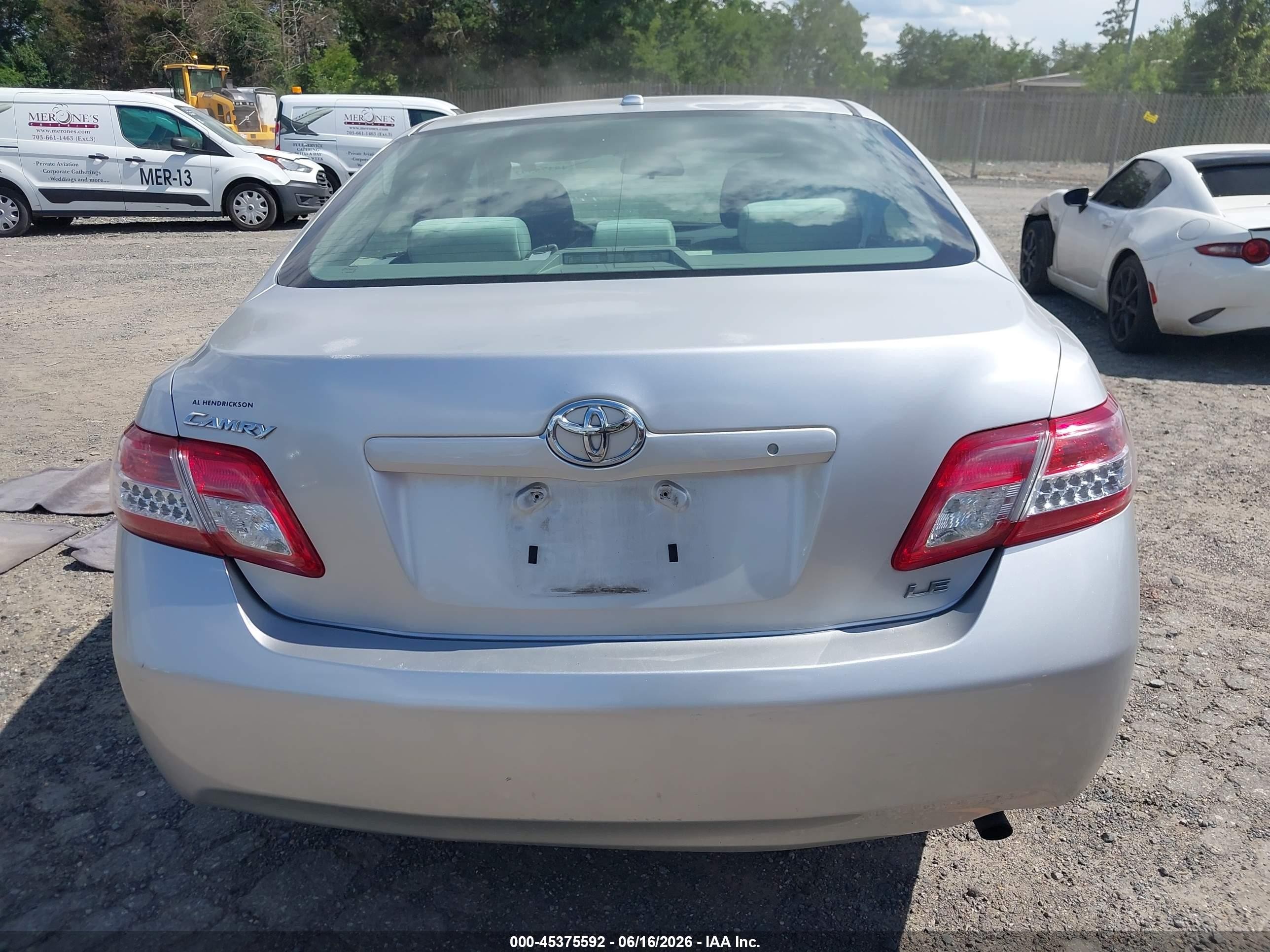2011 Toyota Camry Se/le/xle Silver vin: 4T1BF3EK8BU691255