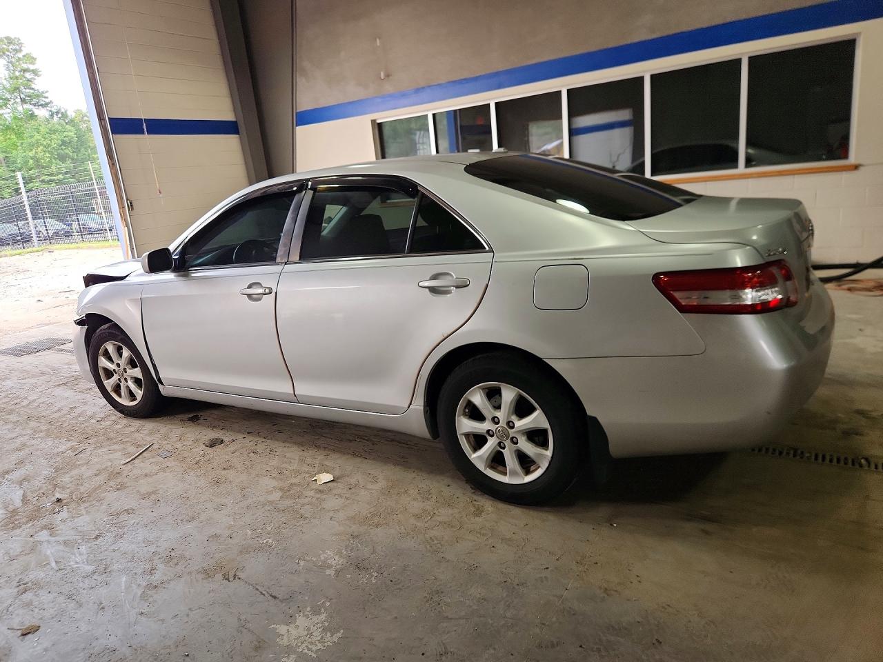2011 Toyota Camry Le Gray vin: 4T1BF3EK8BU693863