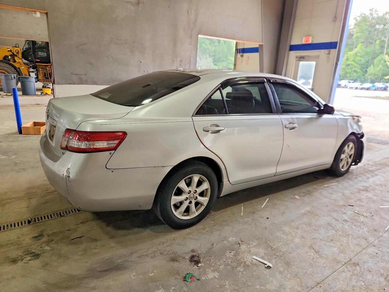 2011 Toyota Camry Le Gray vin: 4T1BF3EK8BU693863