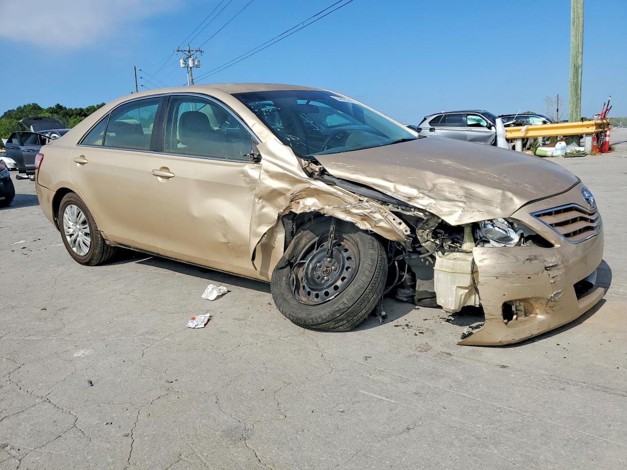 2011 Toyota Camry Base Gold vin: 4T1BF3EK8BU703002