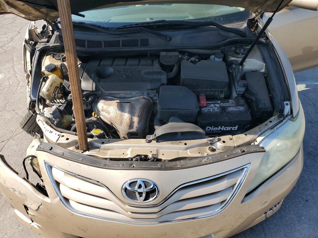 2011 Toyota Camry Base Gold vin: 4T1BF3EK8BU703002