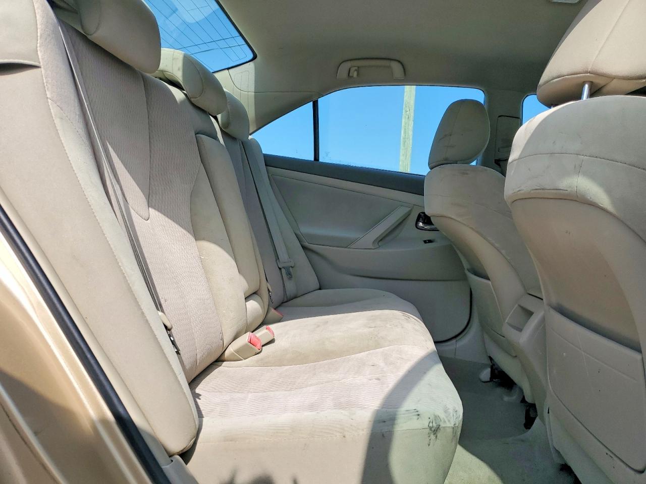 2011 Toyota Camry Base Gold vin: 4T1BF3EK8BU703002